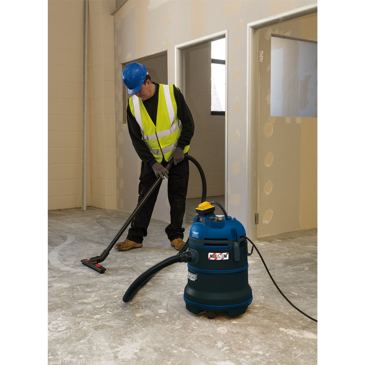 Draper Expert 110V M-Class Wet and Dry Vacuum Cleaner 35L 1200W 86685 White Rose Tools