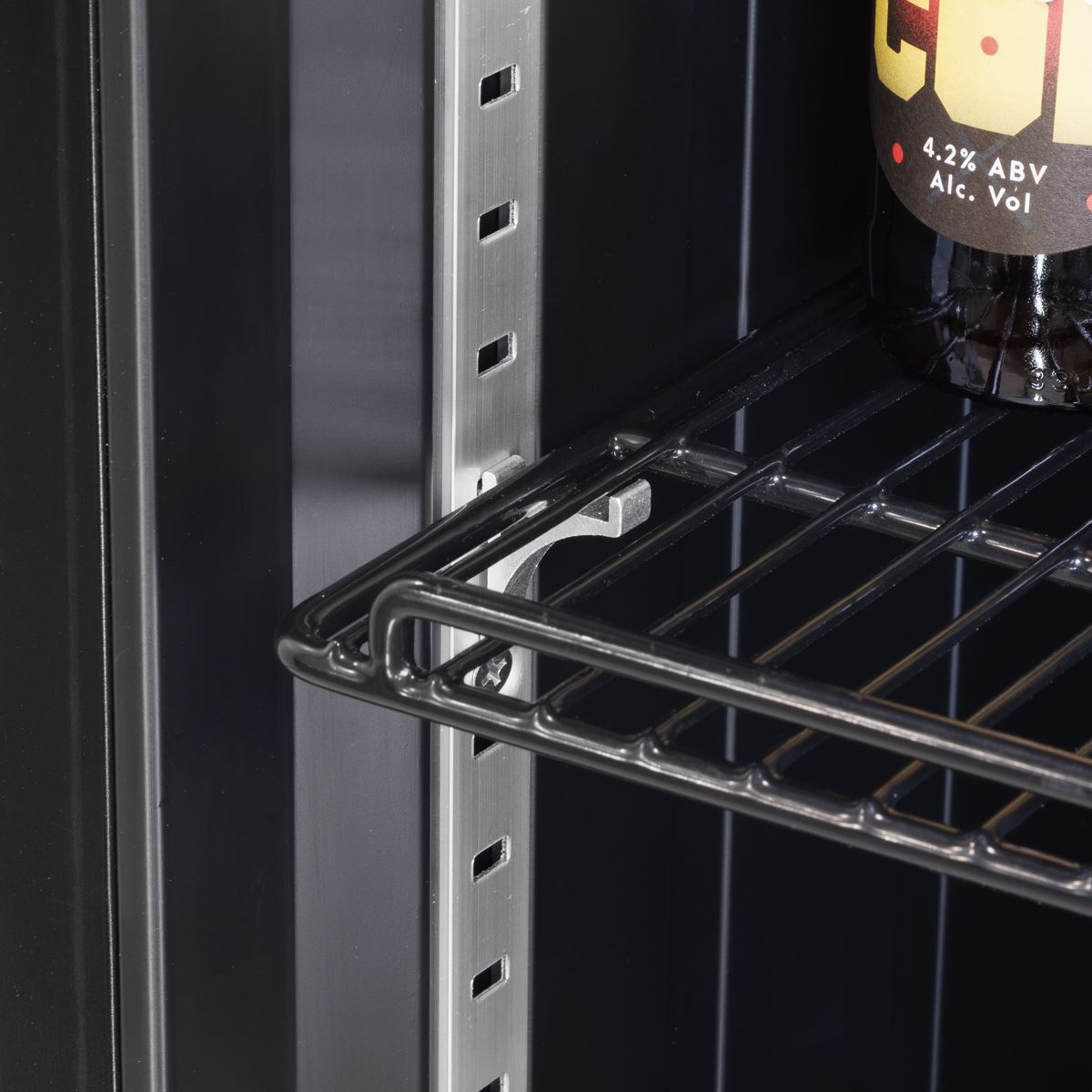 Baridi Tall Drinks/Bar Fridge with Digital Controls & Auto Defrost 160L - Black White Rose Tools