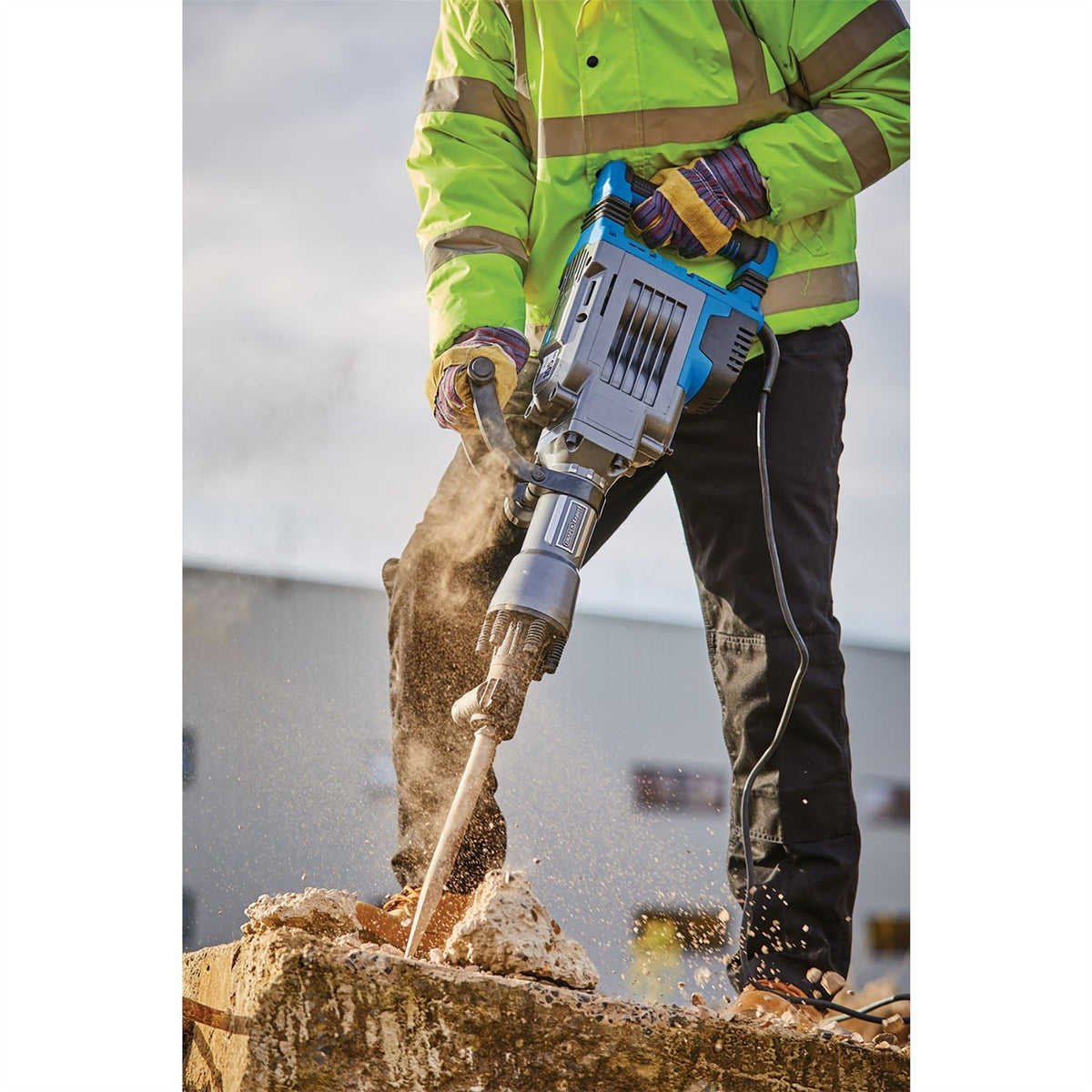 Draper Expert Breaker 18.5Kg 1700W 56411 White Rose Tools