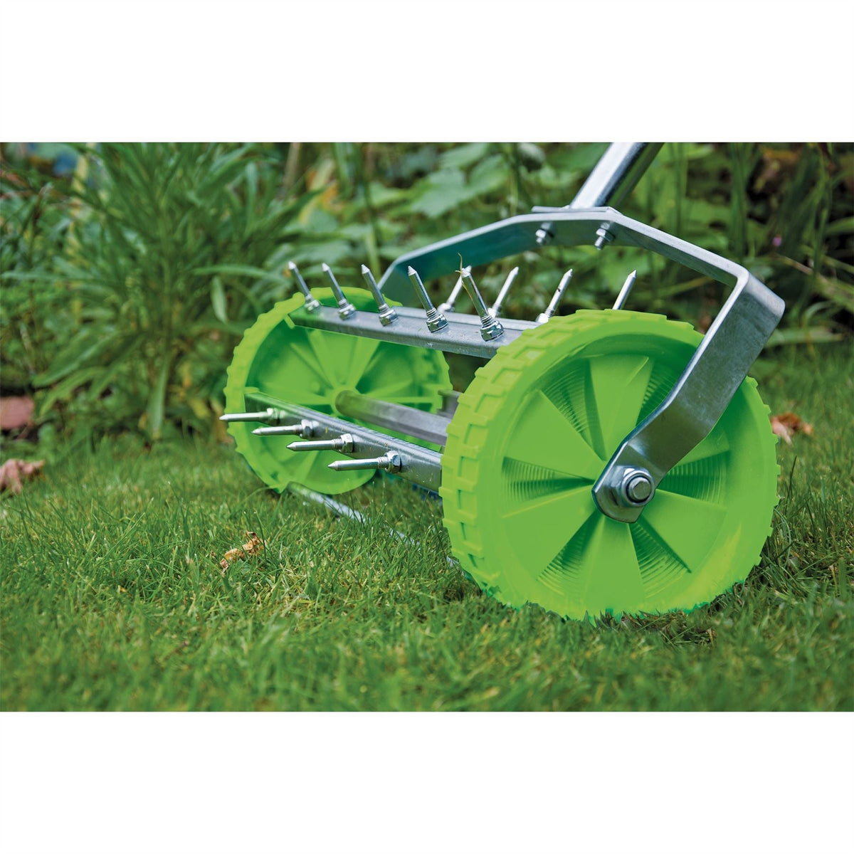 Draper Rolling Lawn Aerator Spiked Drum 450mm 83983 White Rose Tools