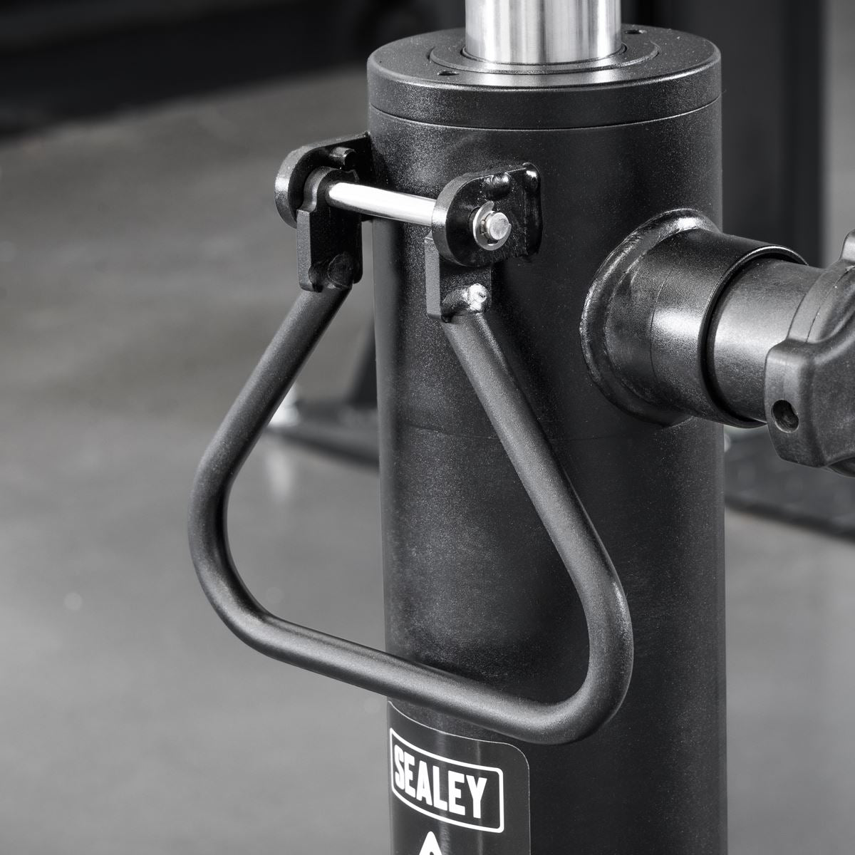 Sealey Telescopic Vertical Transmission Jack 600kg - White Rose Tools