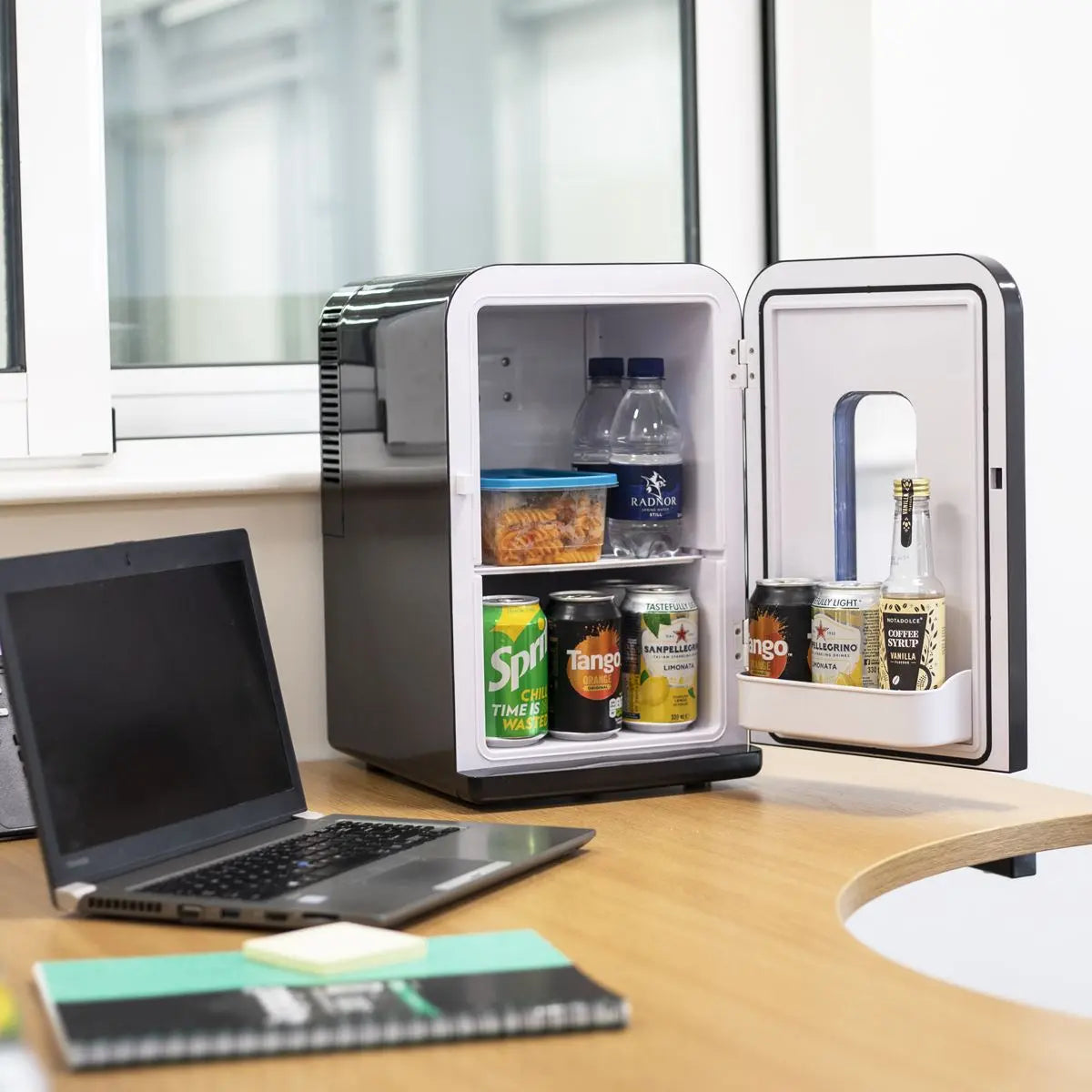 Baridi 15L Mini Fridge Cooler & Warmer, 12V/230V, Perfect for Car, Bedroom, Camping, Makeup, Black - DH95 White Rose Tools