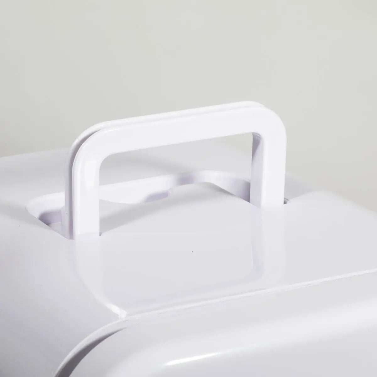 Baridi 15L Mini Fridge Cooler & Warmer, 12V/230V, Perfect for Car, Bedroom, Camping, Makeup, White - DH94 White Rose Tools