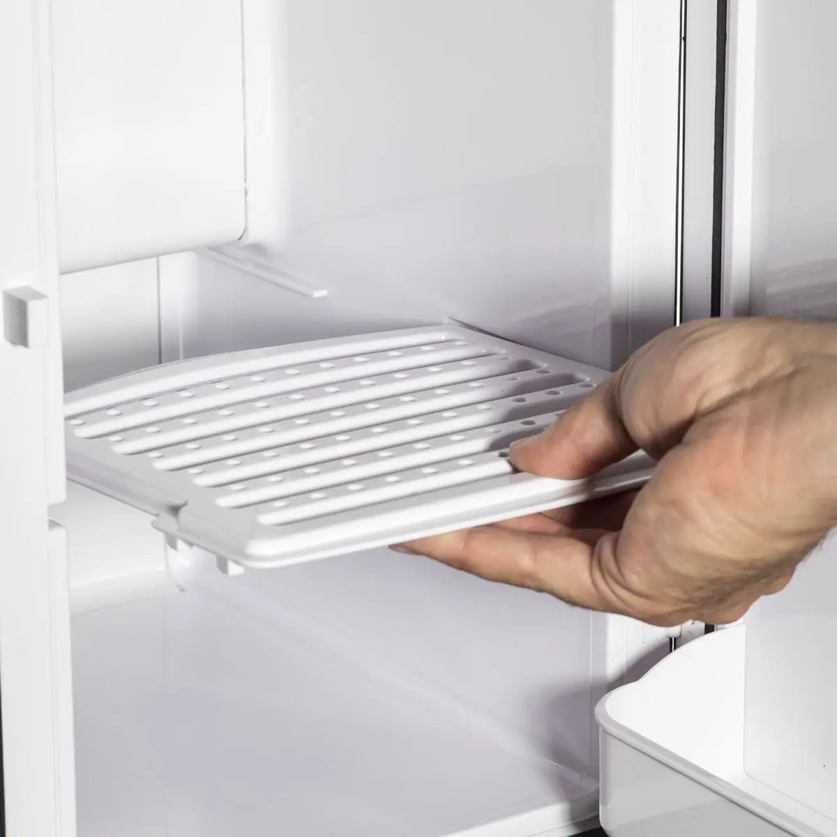 Baridi 15L Mini Fridge Cooler & Warmer, 12V/230V, Perfect for Car, Bedroom, Camping, Makeup, White - DH94 White Rose Tools