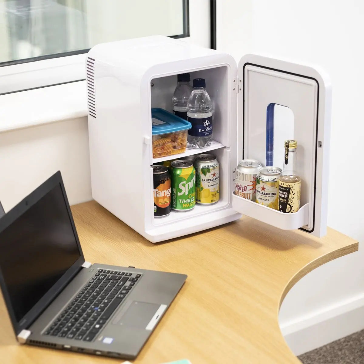 Baridi 15L Mini Fridge Cooler & Warmer, 12V/230V, Perfect for Car, Bedroom, Camping, Makeup, White - DH94 White Rose Tools