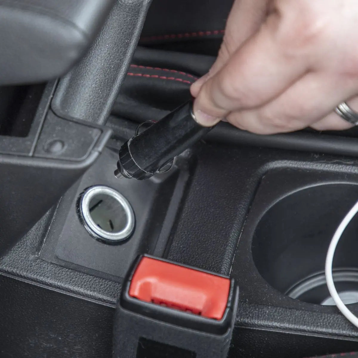 Baridi 15L Mini Fridge Cooler & Warmer, 12V/230V, Perfect for Car, Bedroom, Camping, Makeup, White - DH94 White Rose Tools