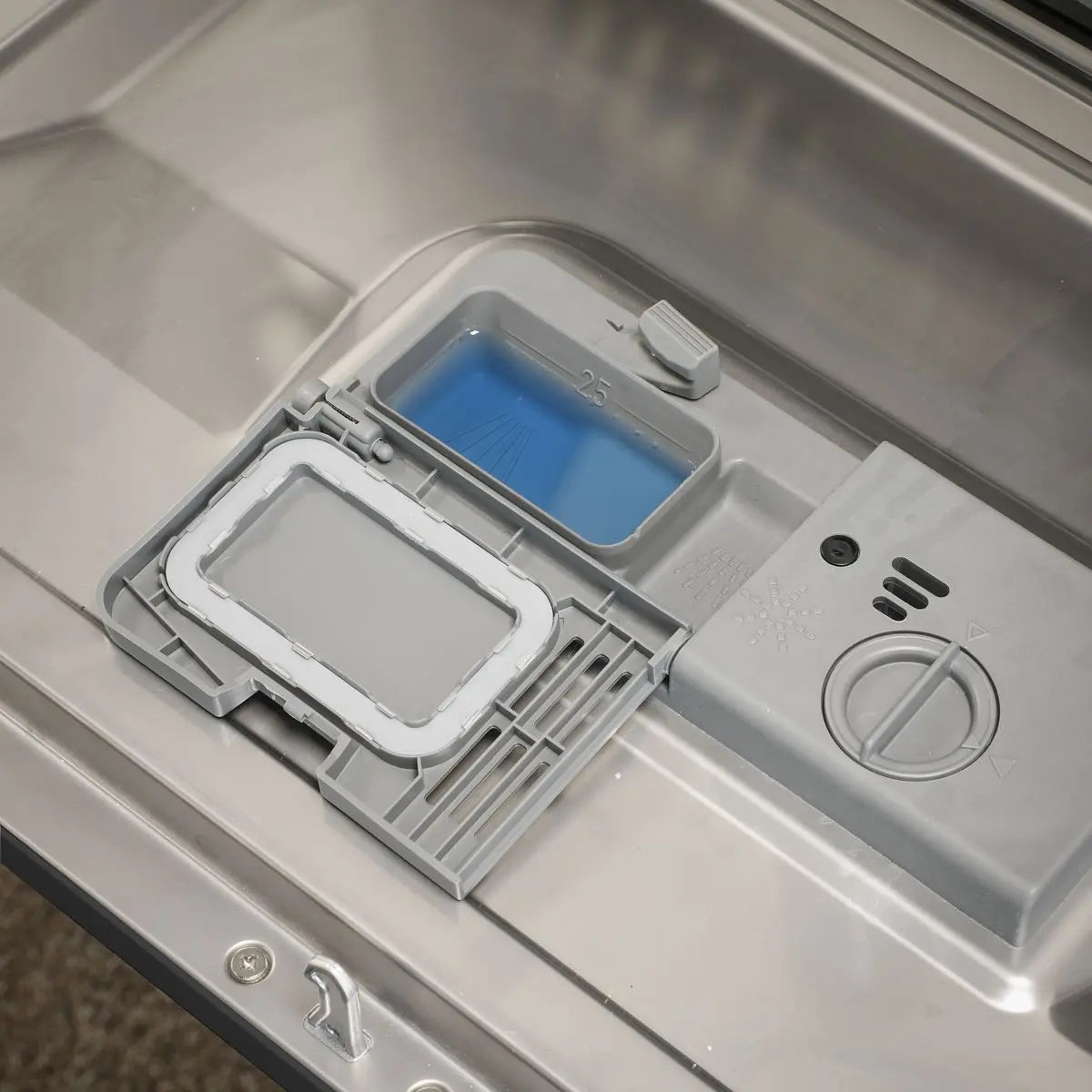 Baridi Compact Tabletop Dishwasher 6 Place Settings, 6 Programmes, Low Noise, 6.5L Cycle, Start Delay - Black White Rose Tools