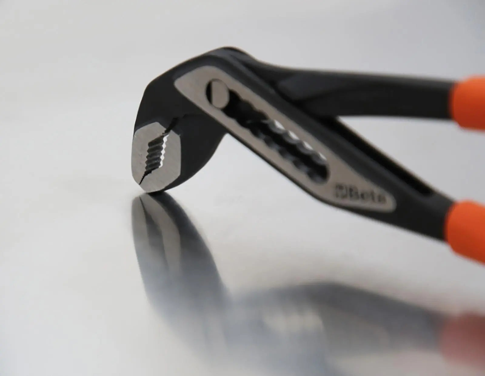 Beta Tools Slip Joint Pliers Water Pump Plier 175-400mm Slip Proof PVC Handles 1048N - Choose Size White Rose Tools