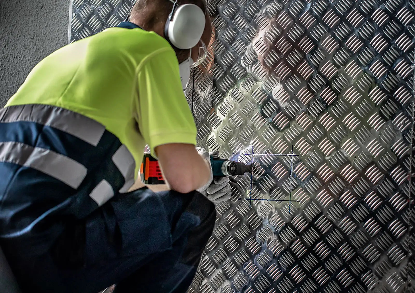 Bosch EXPERT Multi Tool Blade Starlock 32mm x 40mm Carbide Technology AIZ 32 APIT MultiMax  White Rose Tools