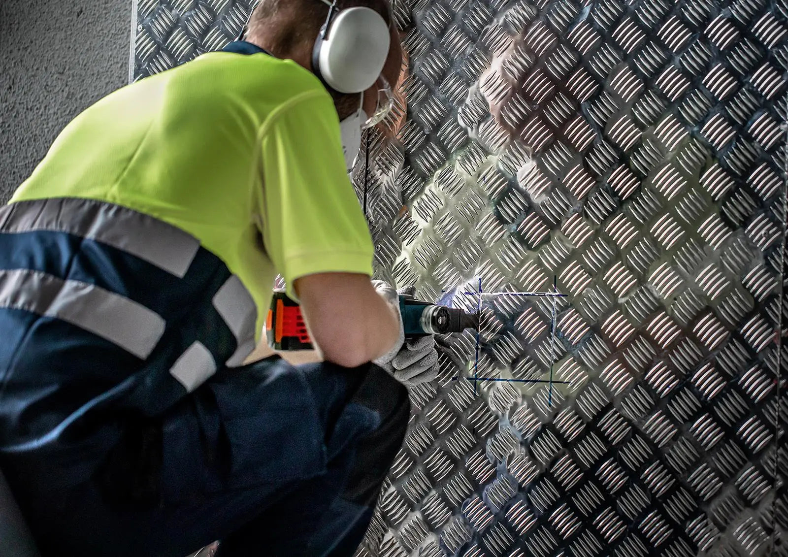 Bosch EXPERT Multi Tool Blade Starlock 32mm x 40mm Carbide Technology AIZ 32 APIT MultiMax  White Rose Tools