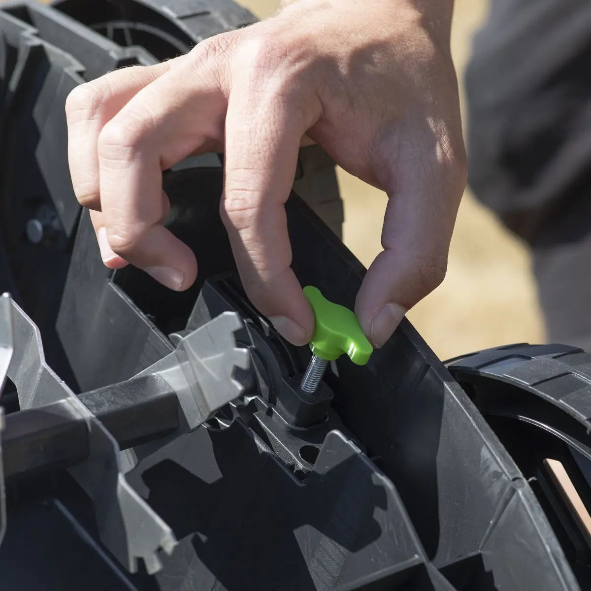 Dellonda 1500W Electric 2-in-1 Scarifier with 5-Heights, 36cm Cutting Diameter, 45L Grass Collection Bag, 10m Mains Cable, Hand Push  White Rose Tools