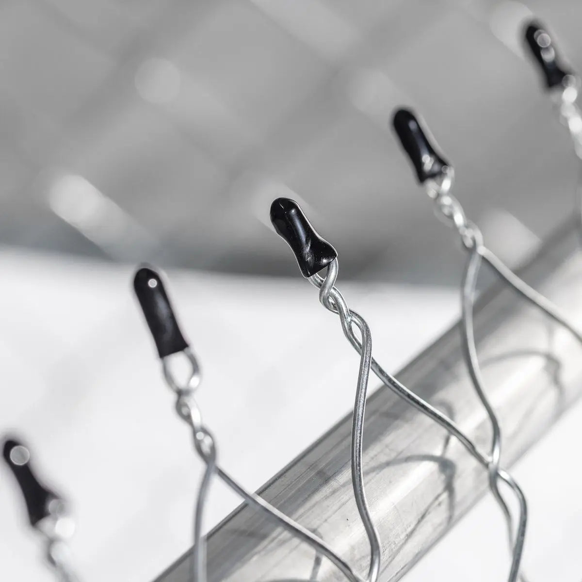 Dellonda 2 x2 x 1.5m Dog Kennel, Galvanised Steel, Roof Cover, Chain Link Fencing  White Rose Tools