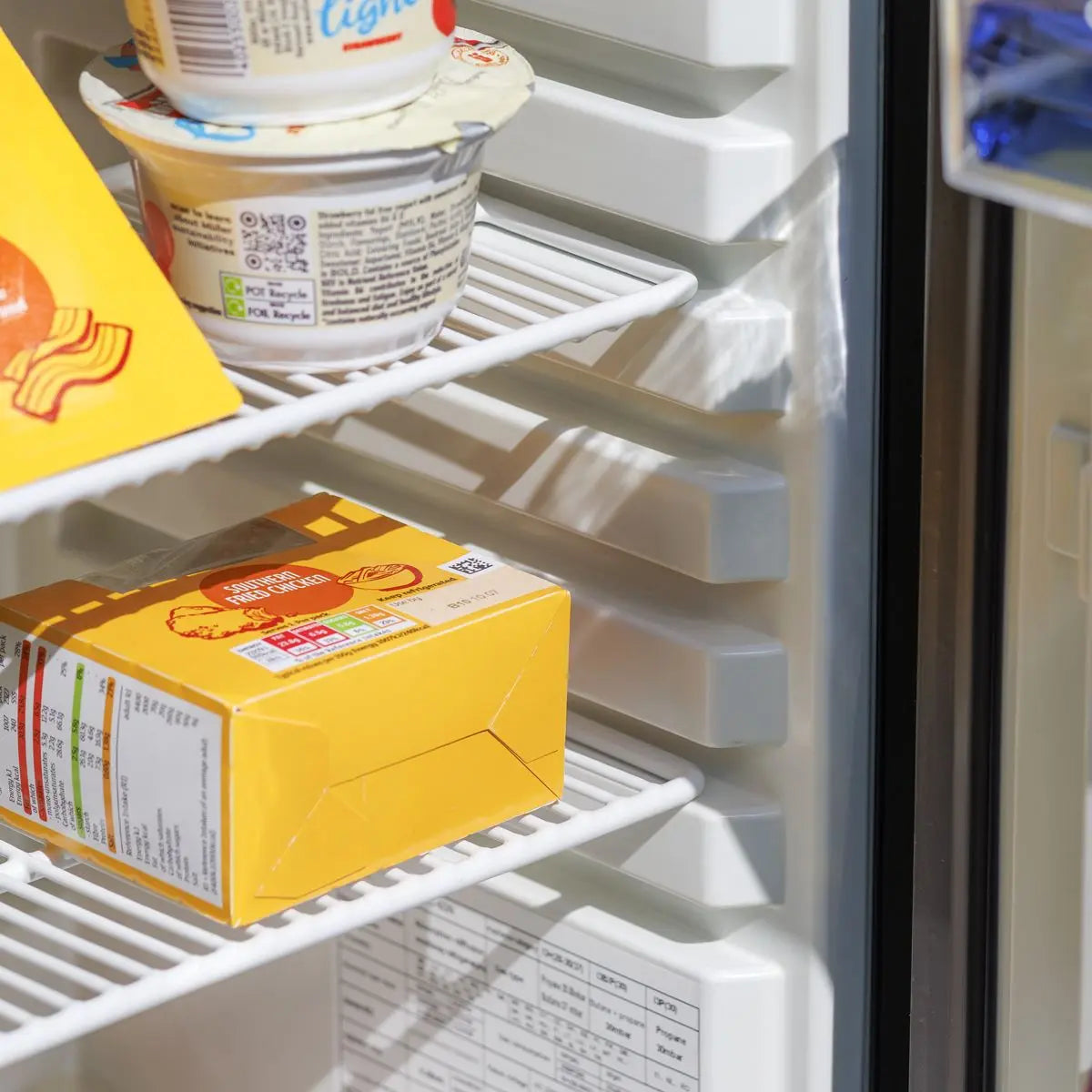Dellonda 3-Way Fridge 60L White Rose Tools