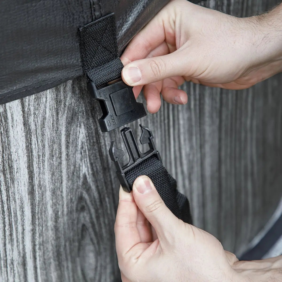 Dellonda 4-6 Person Inflatable Hot Tub Spa with Smart Pump - Wood Effect  White Rose Tools