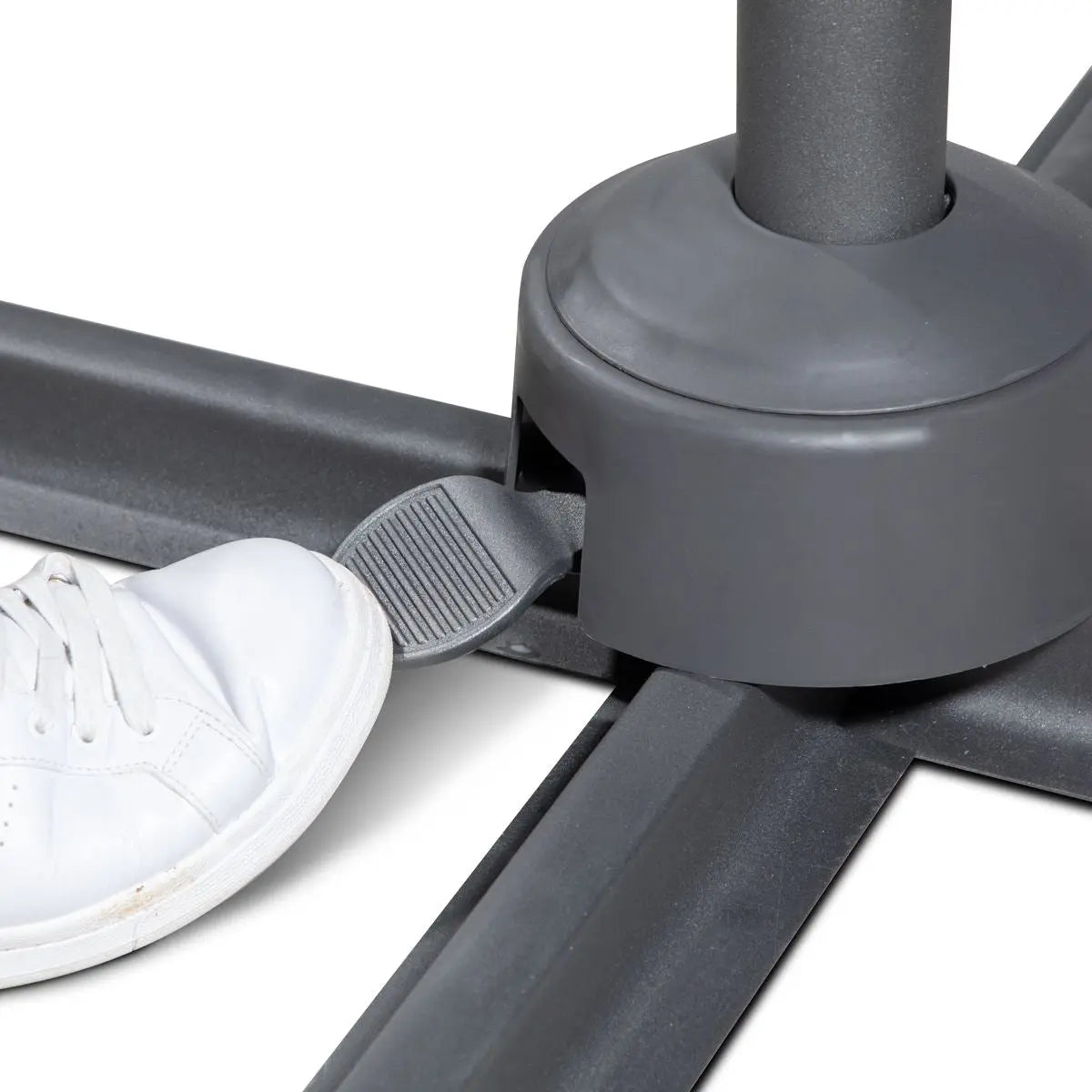 Dellonda Ø3m Garden/Patio Cantilever Parasol/Umbrella with Crank Handle, 360° Rotation, Tilt and Cover, Cream White Rose Tools