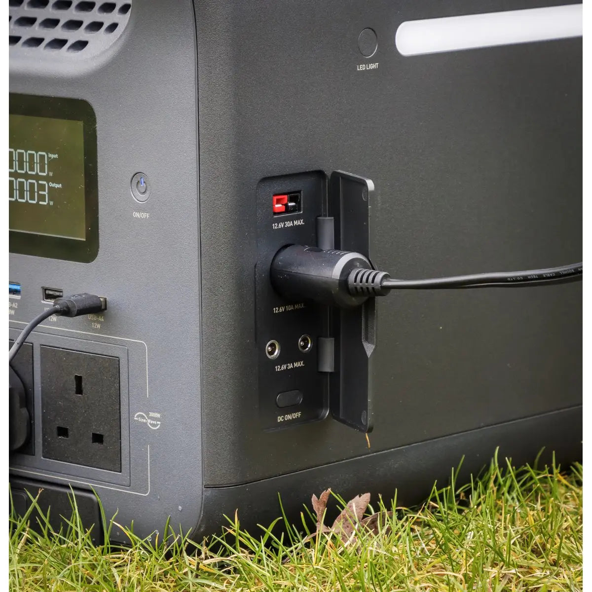 Dellonda Portable Power Station 3000W  White Rose Tools