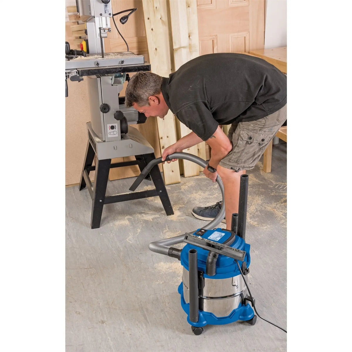 Draper 230V Wet and Dry Vacuum Cleaner with Stainless Steel Tank 15L 1250W 20514 White Rose Tools