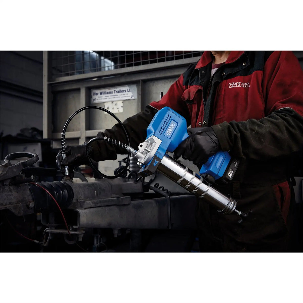 Draper D20 20V Grease Gun Kit 1 x 2.0Ah Battery 1 x Charger (3 Piece) 03359 White Rose Tools