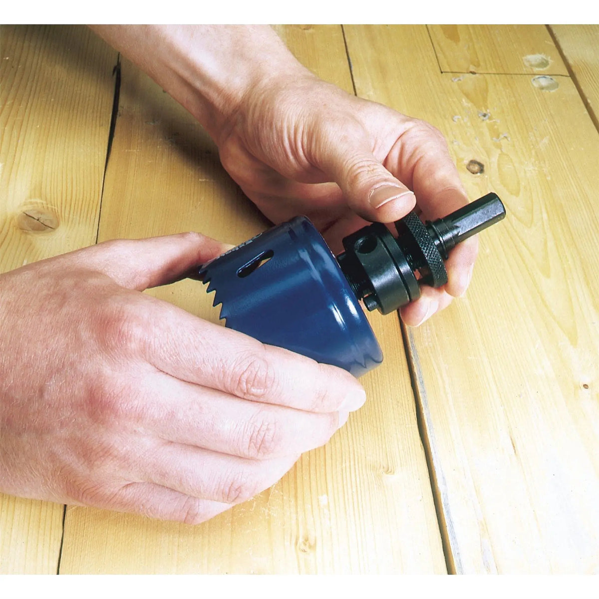 Draper Hex. Shank Holesaw Arbor with HSS Pilot Drill for 14 - 30mm Holesaws 5/16" Thread 52982 White Rose Tools