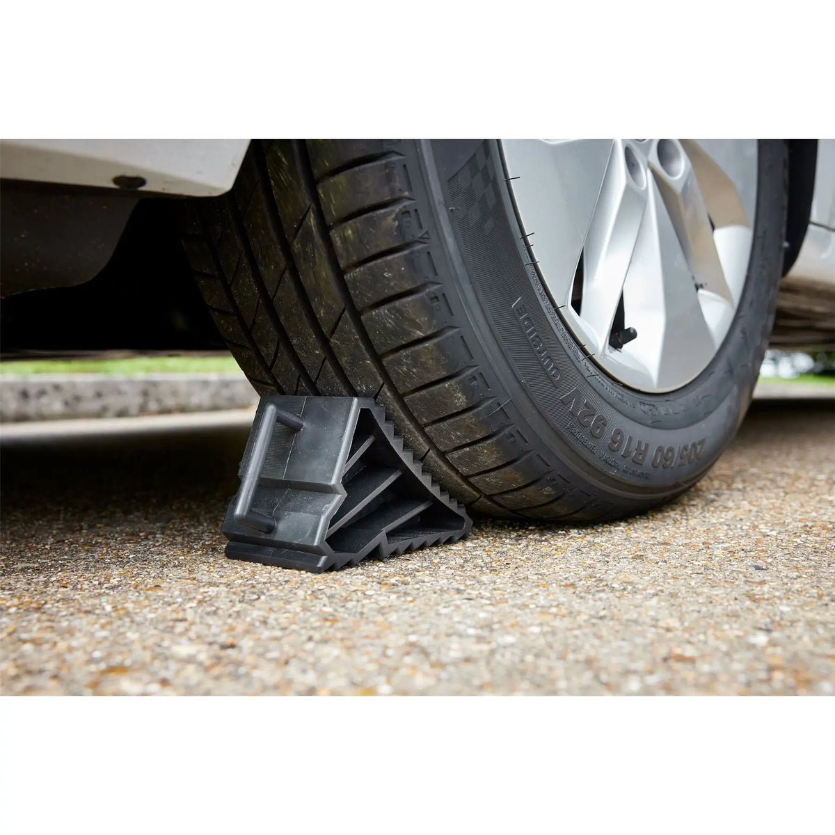 Draper Plastic Wheel Chocks 2 Tonne (Pair) 20212 White Rose Tools