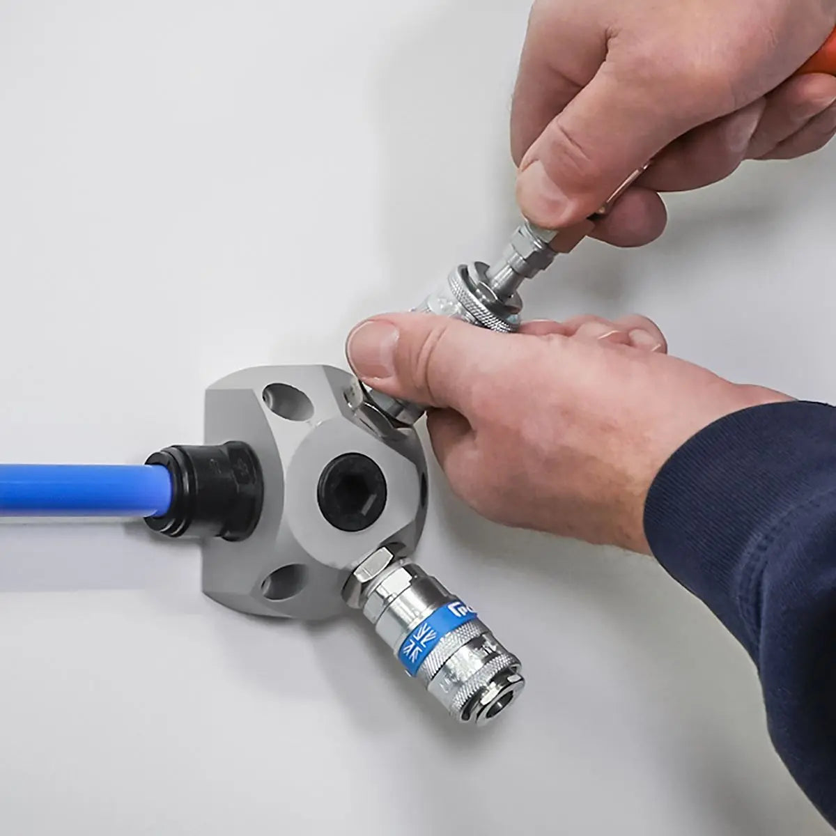 John Guest Wall box 3 x 1/2" BSP Connection