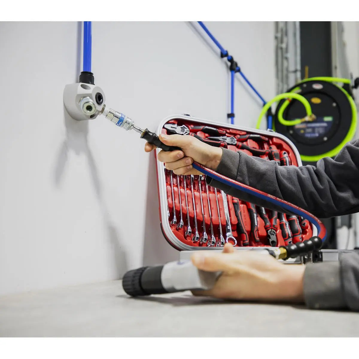 John Guest Wall box 3 x 1/2" BSP Connection