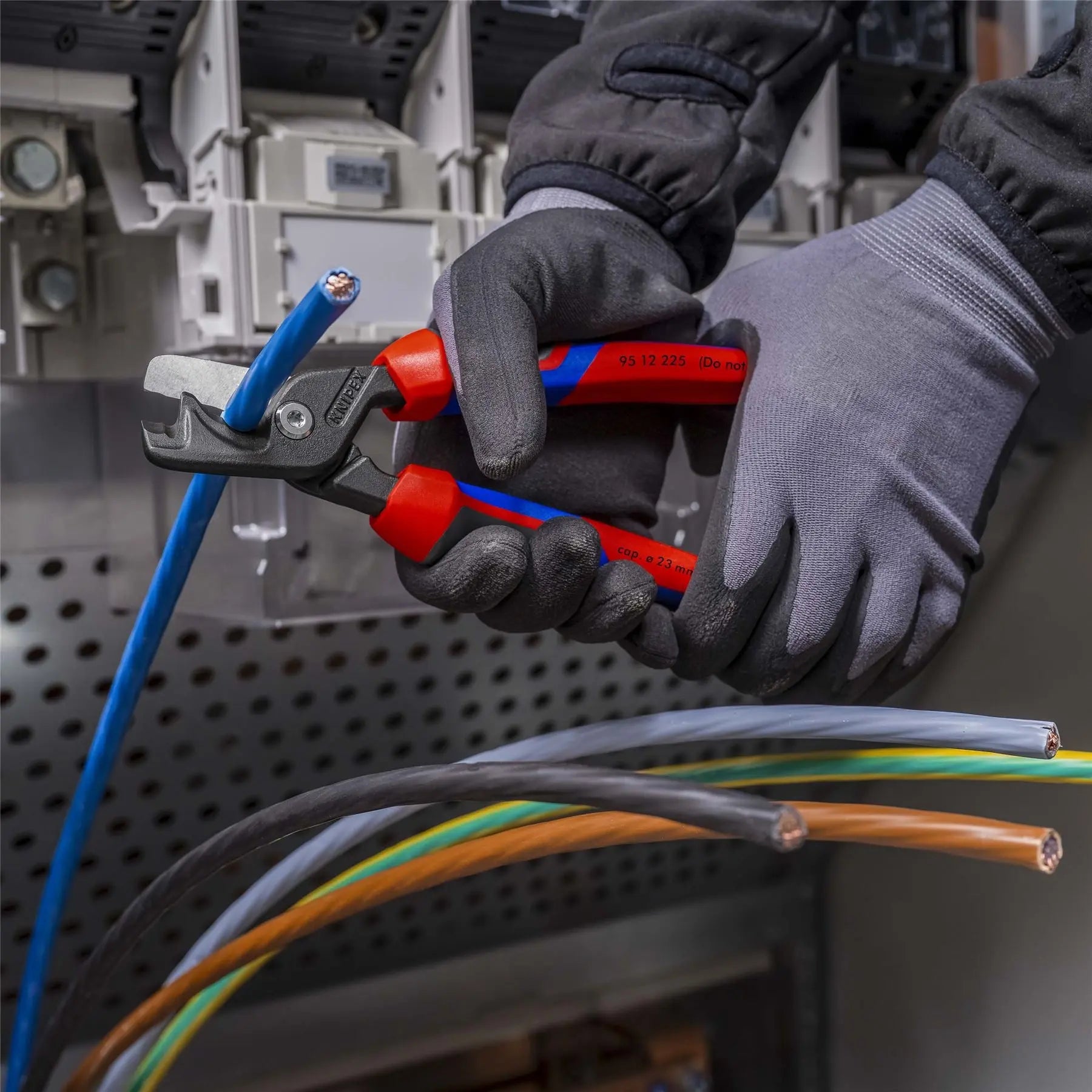 KNIPEX StepCut XL Cable Shears Cutting Pliers 225mm Comfort Handles 95 12 225 White Rose Tools