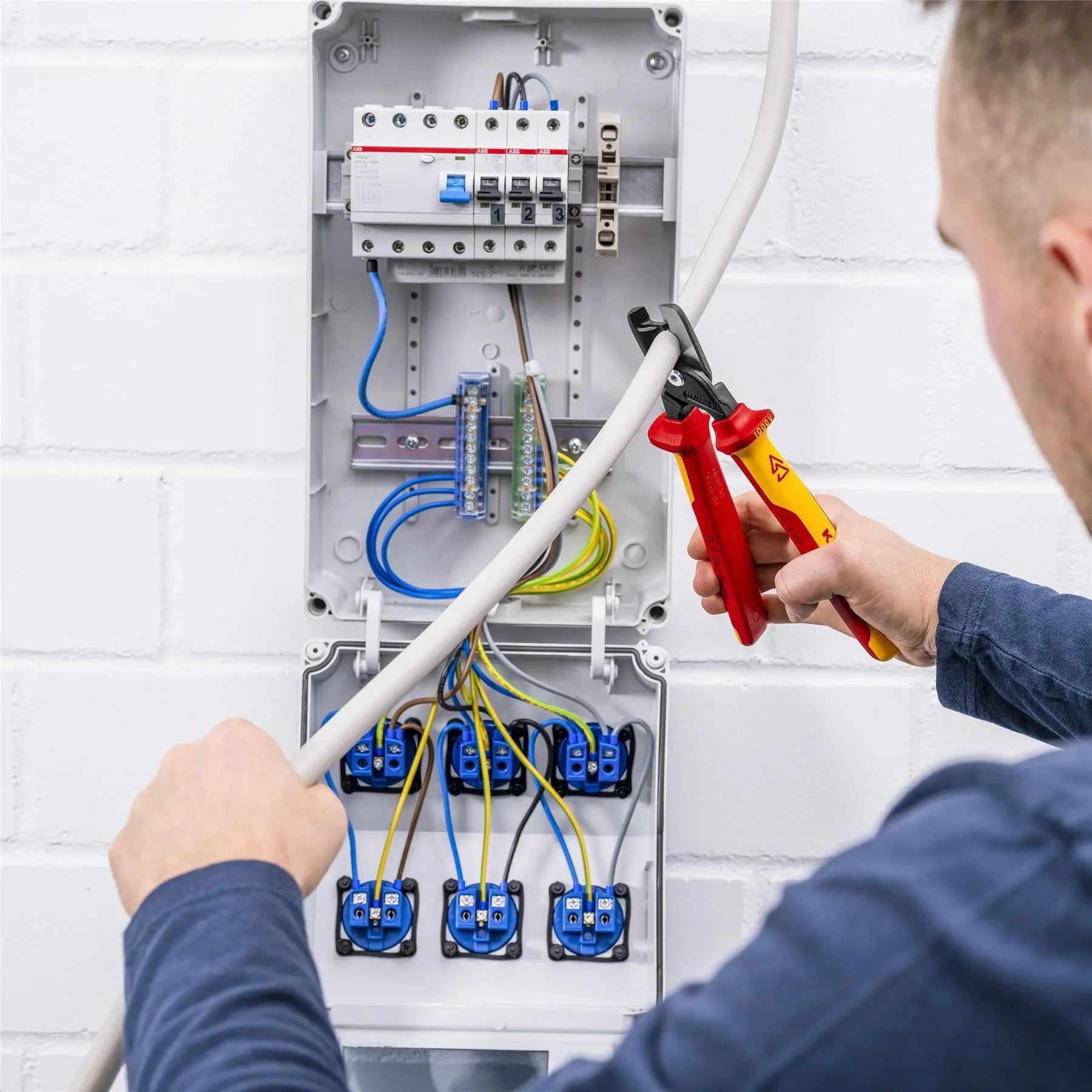 KNIPEX StepCut XL Cable Shears Cutting Pliers 225mm Plastic Coated Handles 95 11 225 White Rose Tools