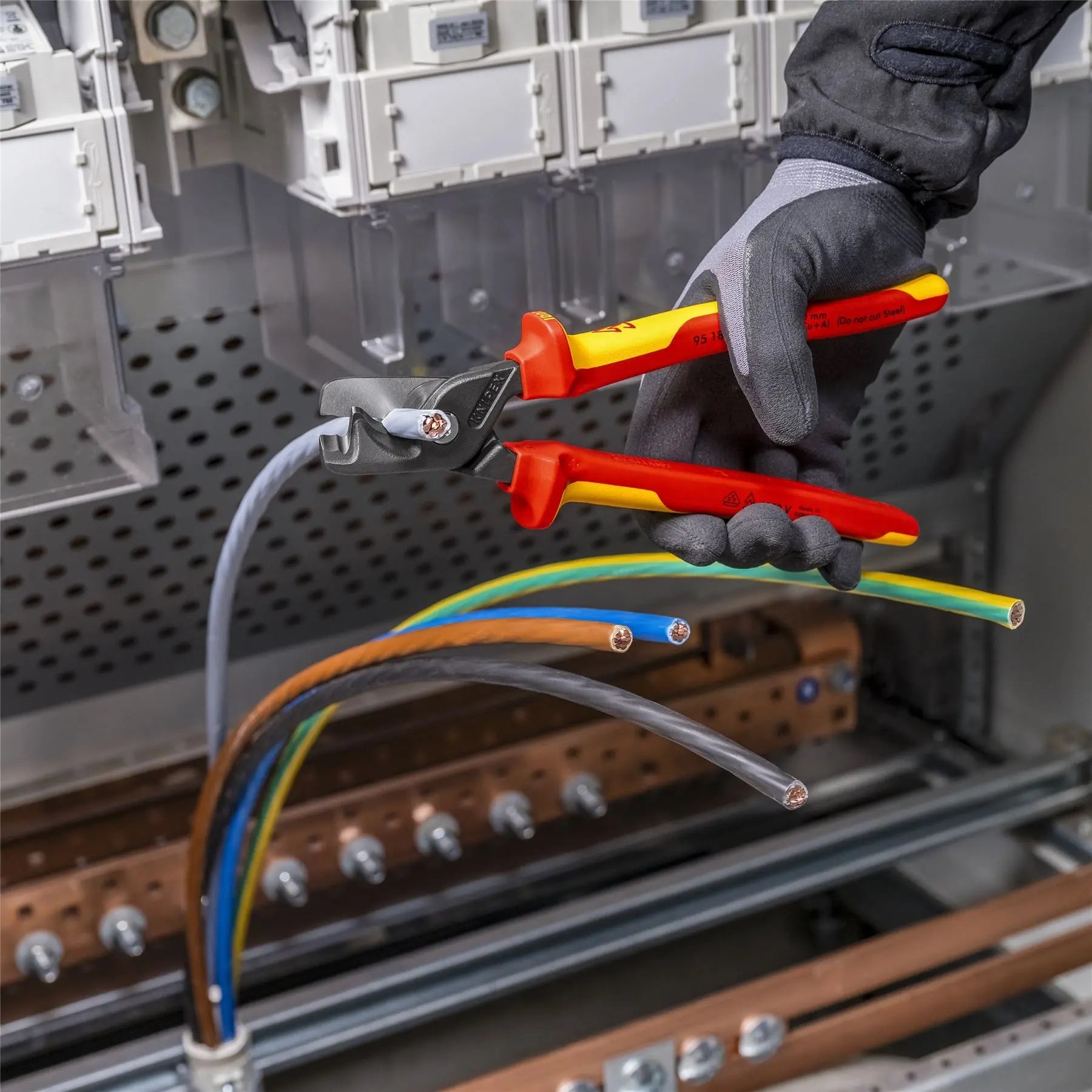 KNIPEX StepCut XL Cable Shears Cutting Pliers 225mm VDE Insulated Multi Component Grips 95 18 225 White Rose Tools