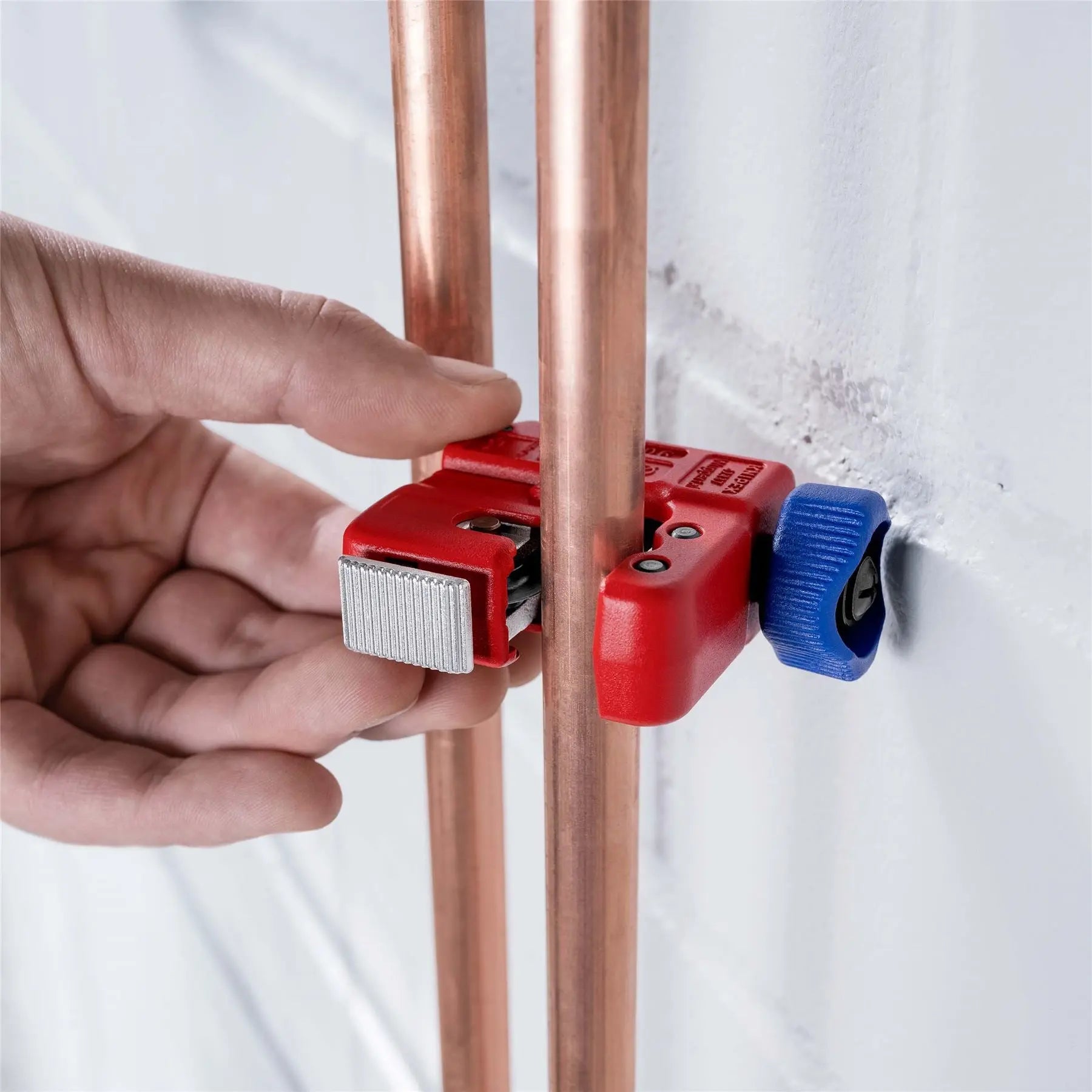 KNIPEX Tubix S Pipe Cutter 3-30mm Capacity QuickLock Mechanism 90 31 01 White Rose Tools