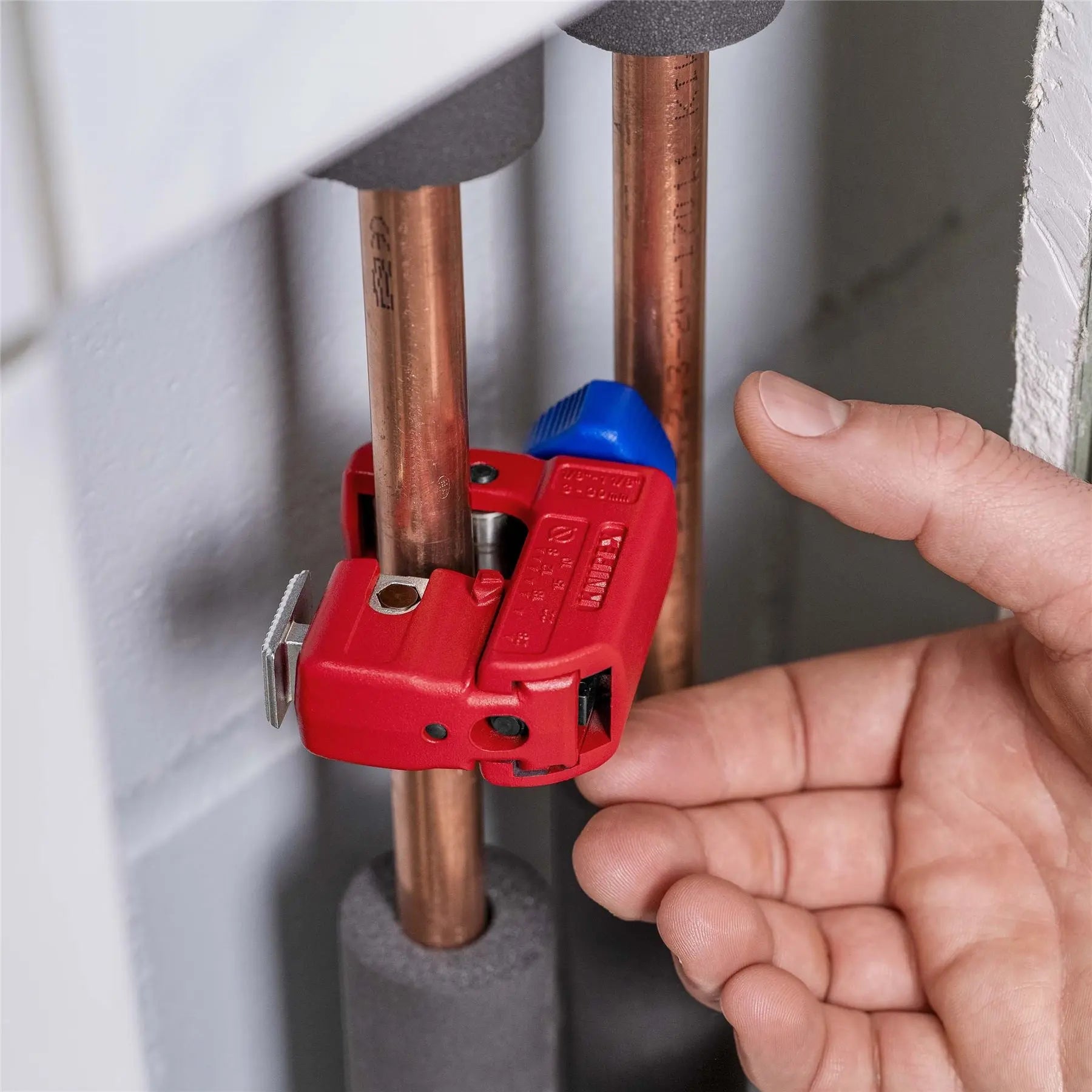 KNIPEX Tubix S Pipe Cutter 3-30mm Capacity QuickLock Mechanism 90 31 01 White Rose Tools