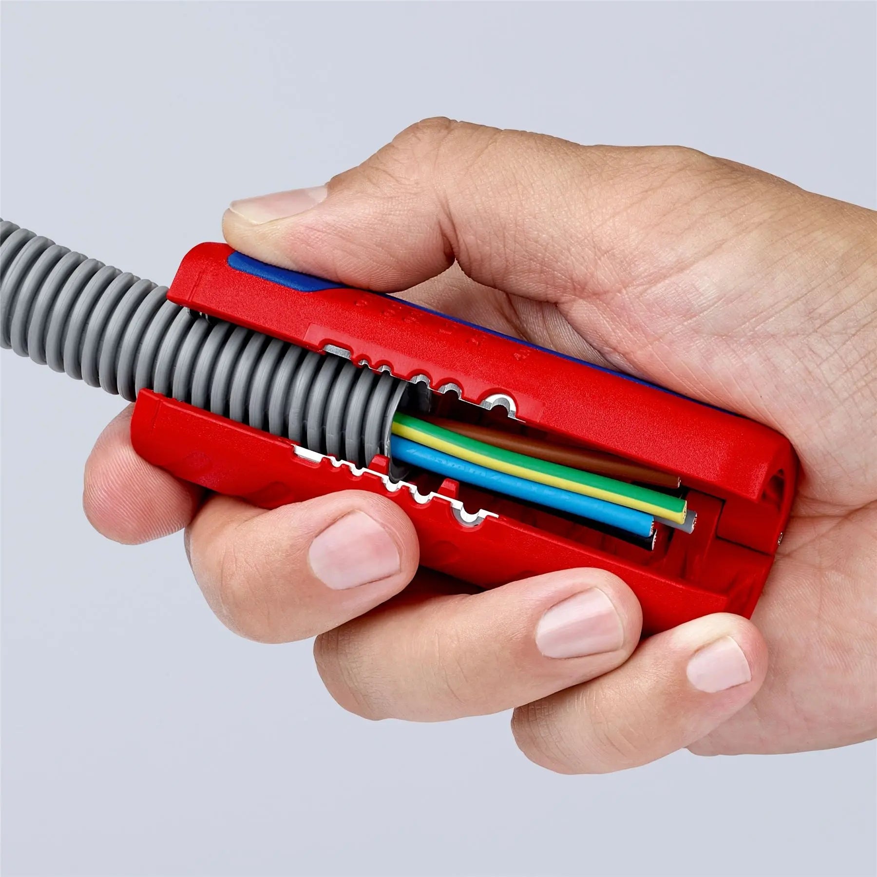 KNIPEX TwistCut Corrugated Pipe Cutter and Wire Stipper 13-32mm Diameter Capacity 100mm 90 22 02 SB White Rose Tools