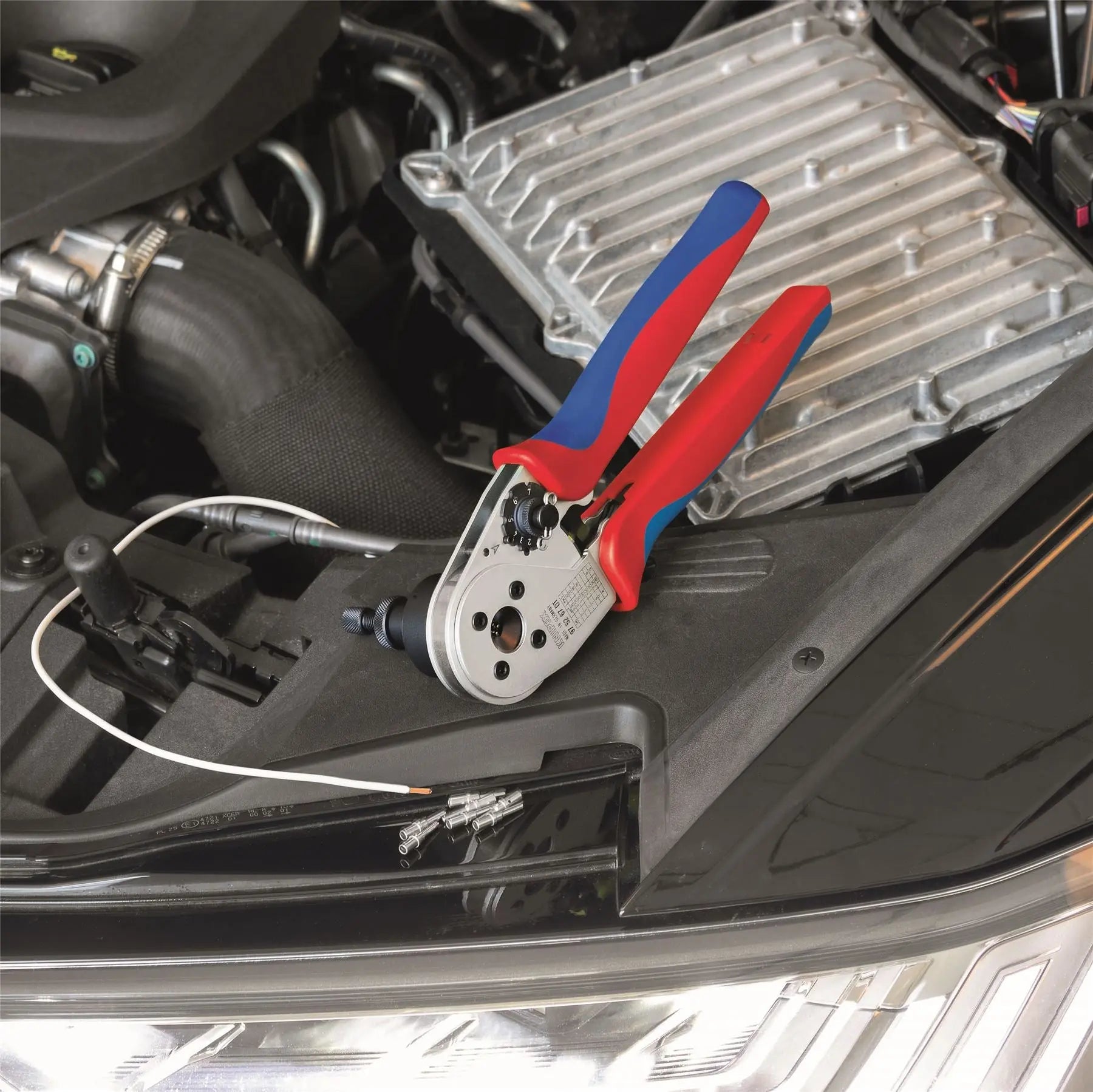 Knipex Four Mandrel Crimping Pliers for DT Contacts Multi Component Grips 97 52 67 DT White Rose Tools