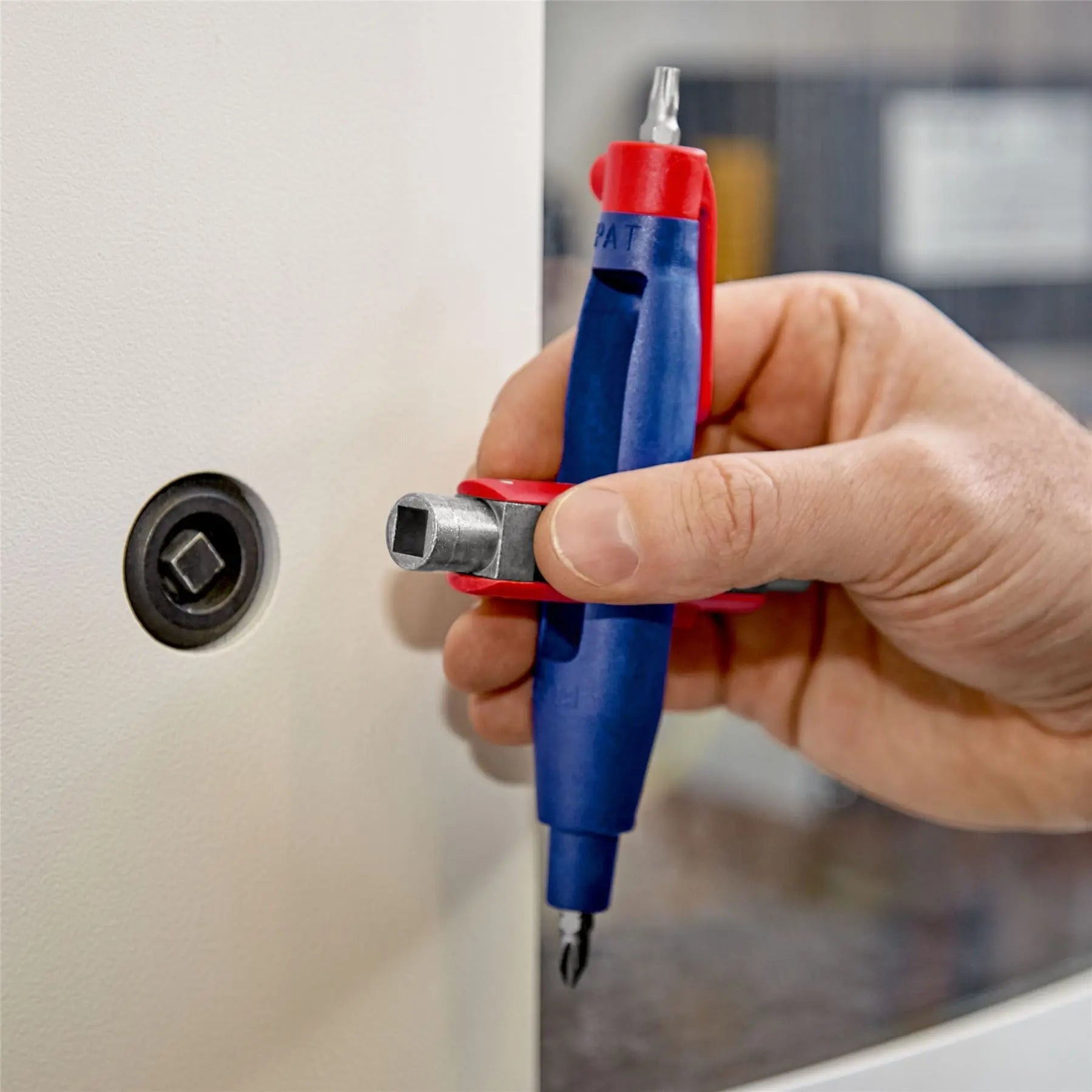 Knipex Pen Style Control Cabinet Key 145mm for all Standard Cabinets and Shut Off Systems 00 11 07