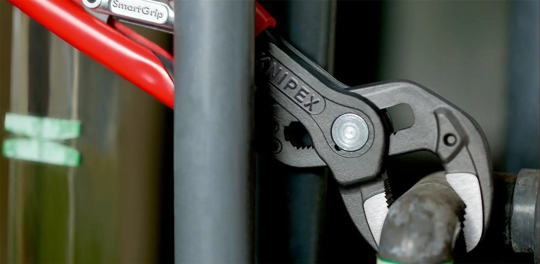 Knipex SmartGrip Water Pump Pliers with Automatic Adjustment 250mm 85 01 250  White Rose Tools