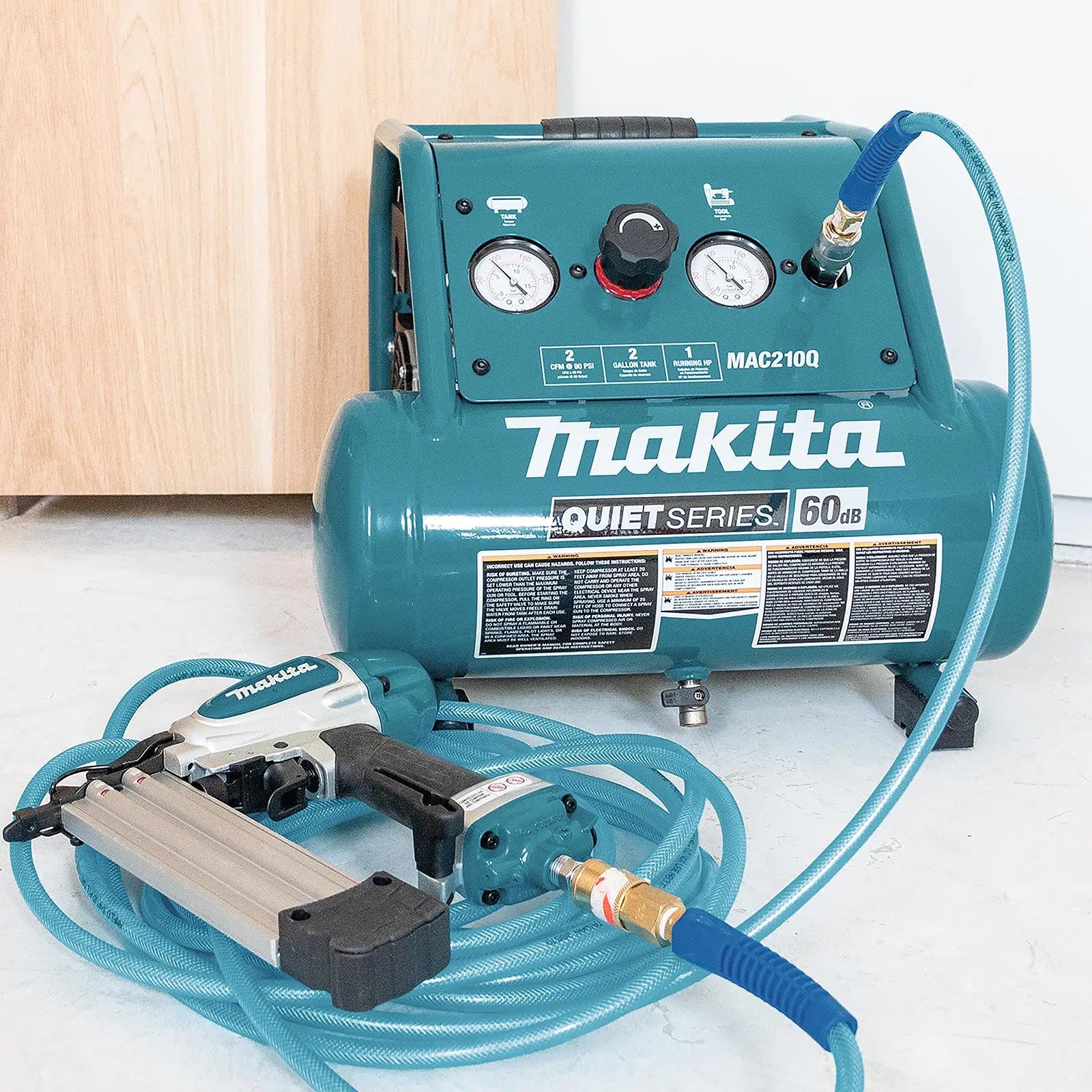 Makita Air Compressor Compact 7.6L 9.3 Bar 650W Choose Voltage 110V or 240V MAC210Q White Rose Tools