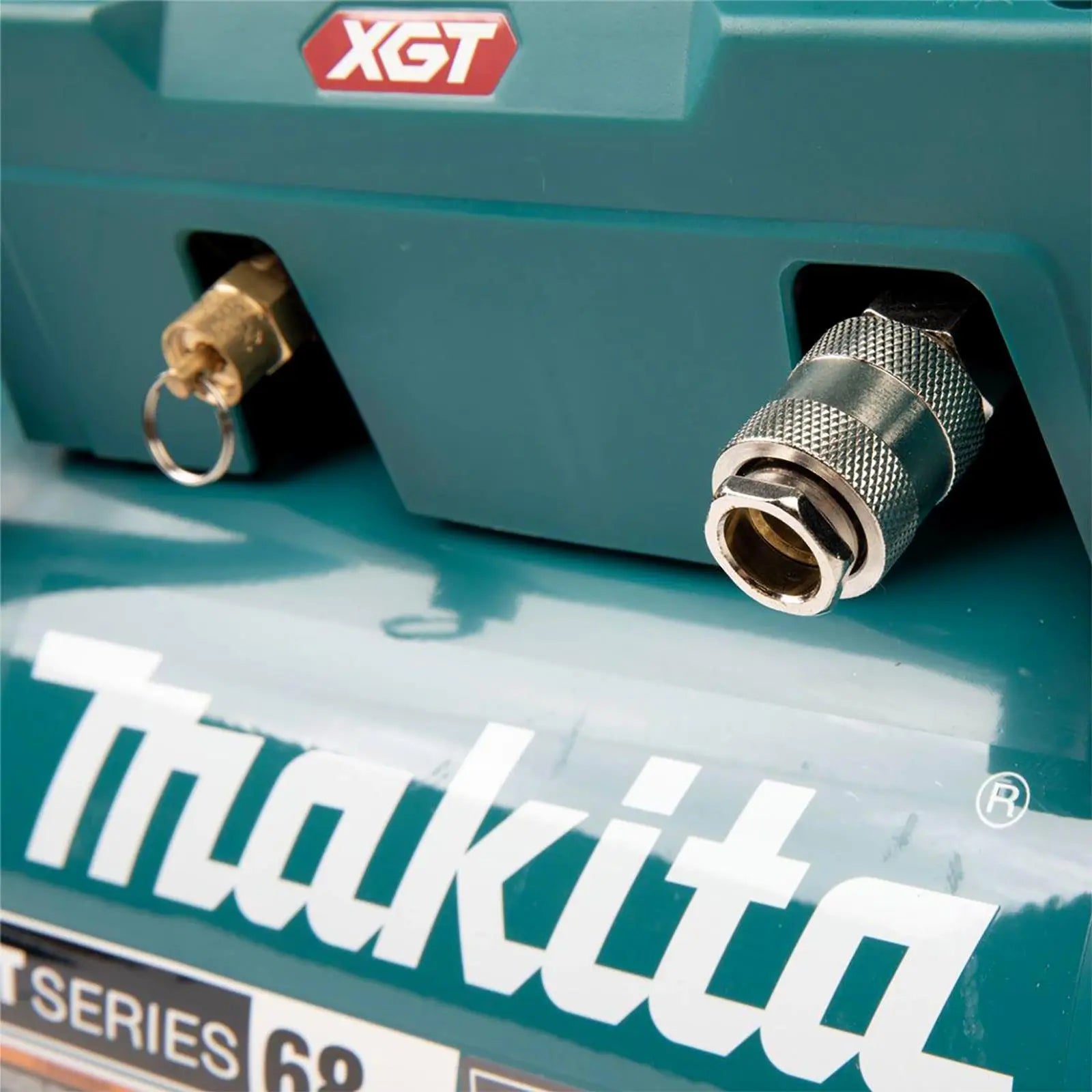 Makita Air Compressor XGT 40V Max Brushless Cordless 2 x 5Ah Batteries Rapid Charger AC001GT201 White Rose Tools