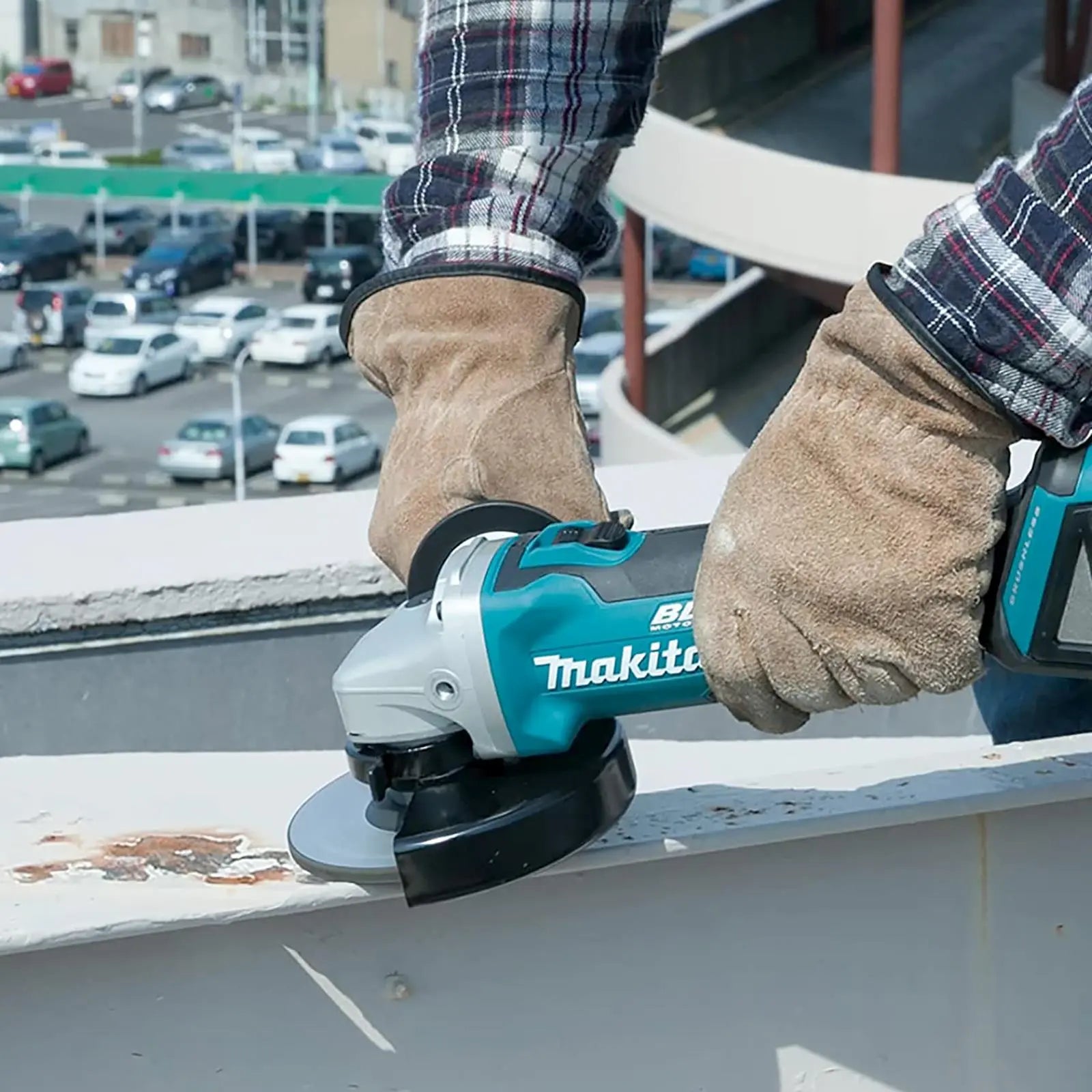 Makita Angle Grinder 125mm 18V Li-ion Brushless Cordless Body Only DGA504Z  White Rose Tools