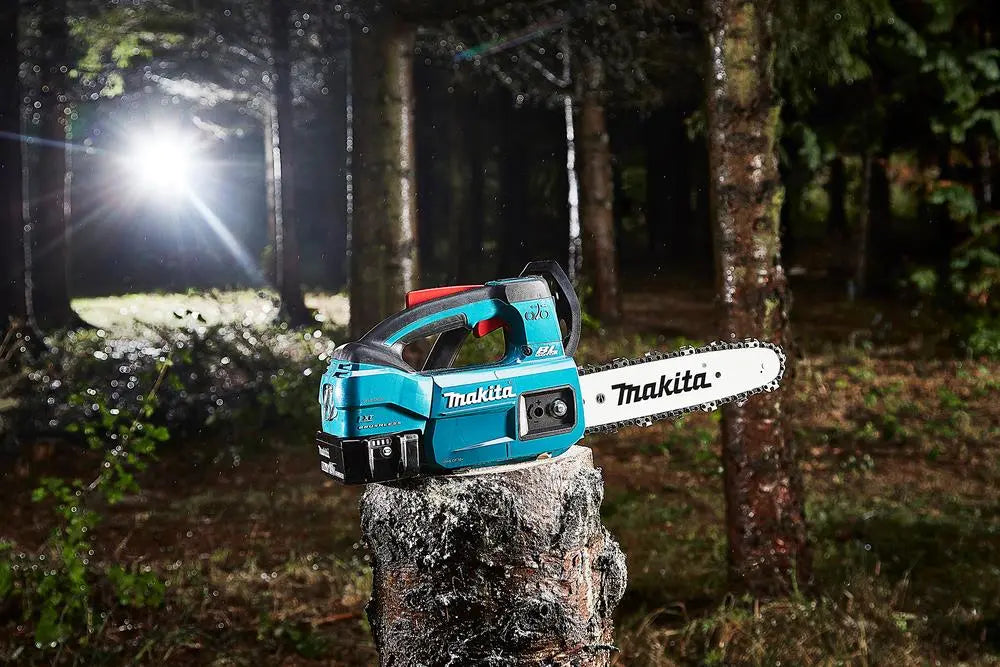 Makita Chainsaw Kit 25cm 10" 18V LXT Brushless Cordless 5Ah Battery and Charger Top Handle Garden Tree Cutting Pruning DUC254RT White Rose Tools