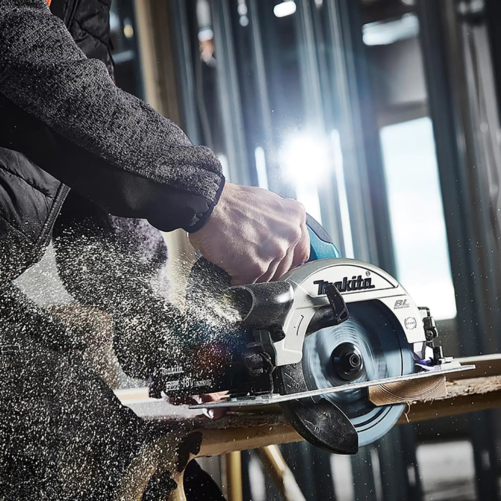 Makita Circular Saw 165mm 18V LXT Brushless Cordless Body Only DHS660Z White Rose Tools