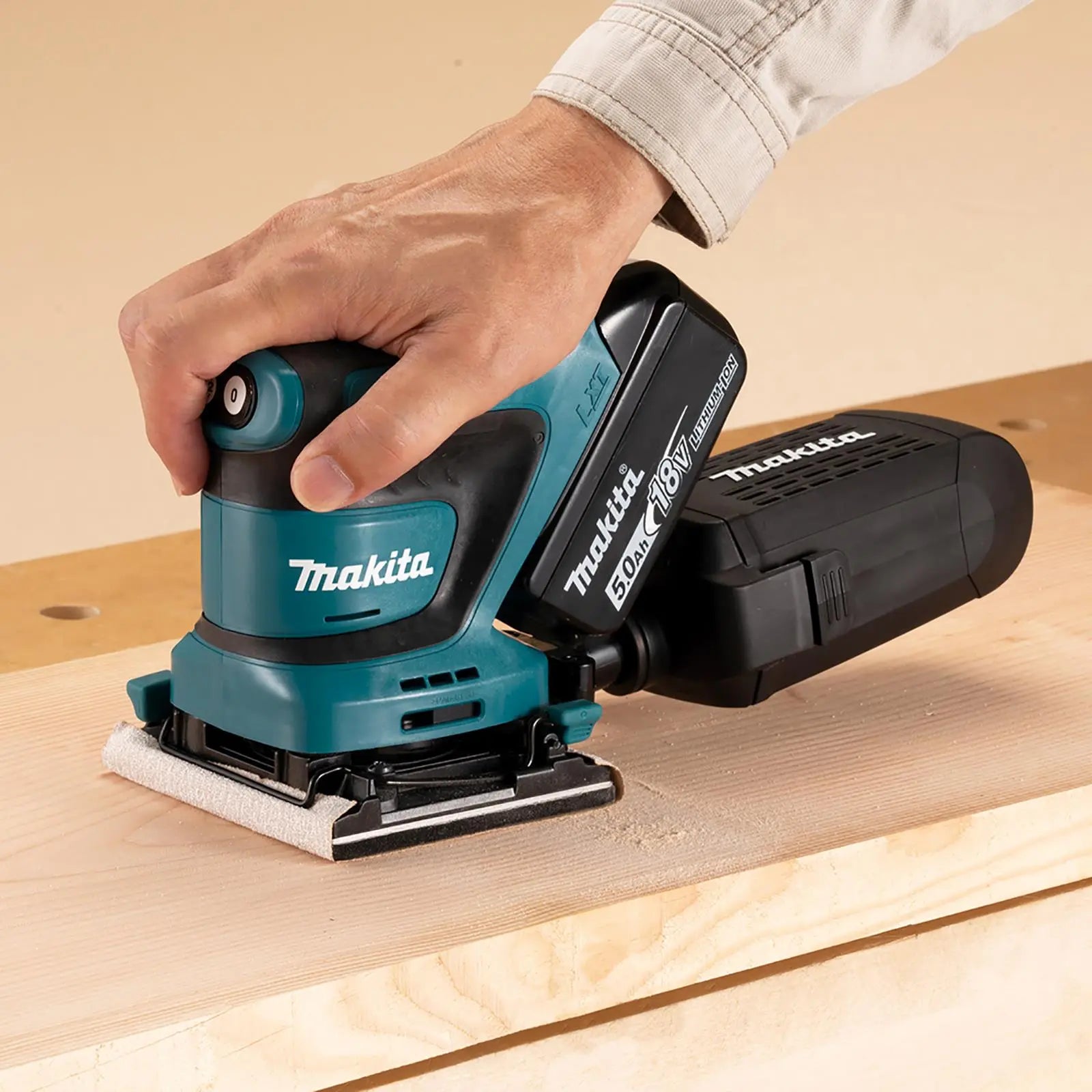 Makita Finishing Sander 18V LXT Li-ion Cordless Body Only DBO481Z White Rose Tools