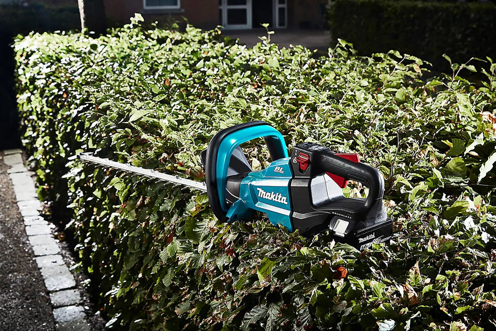 Makita Hedge Trimmer 50cm 18V LXT Li-ion Brushless Cordless Garden Bush Cutter Cutting Bare Unit Body Only DUH502Z  White Rose Tools