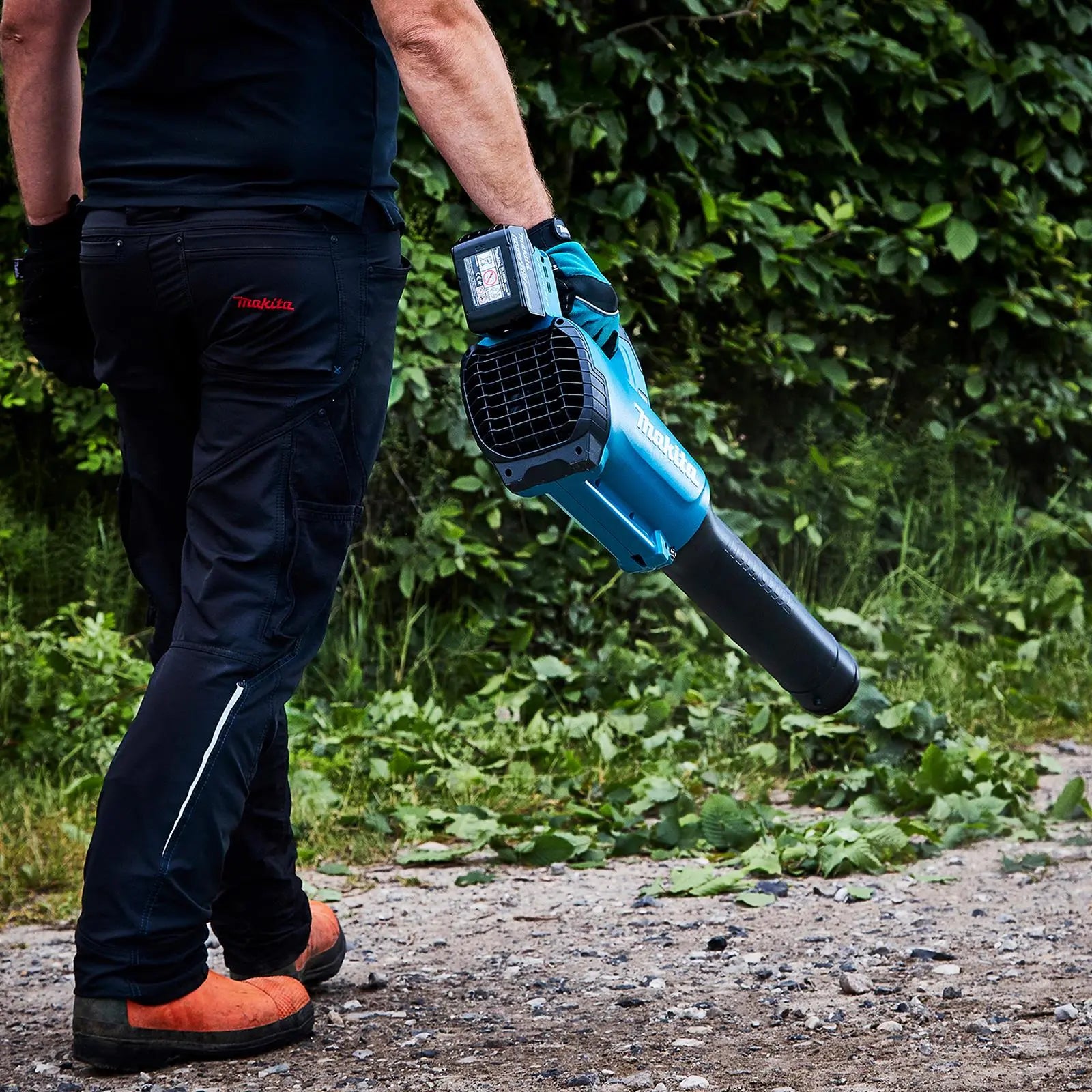 Makita Leaf Blower Kit 18V LXT 5Ah Battery and Charger Brushless Cordless 10.9N Garden Grass Clippings Construction DUB184RT  White Rose Tools