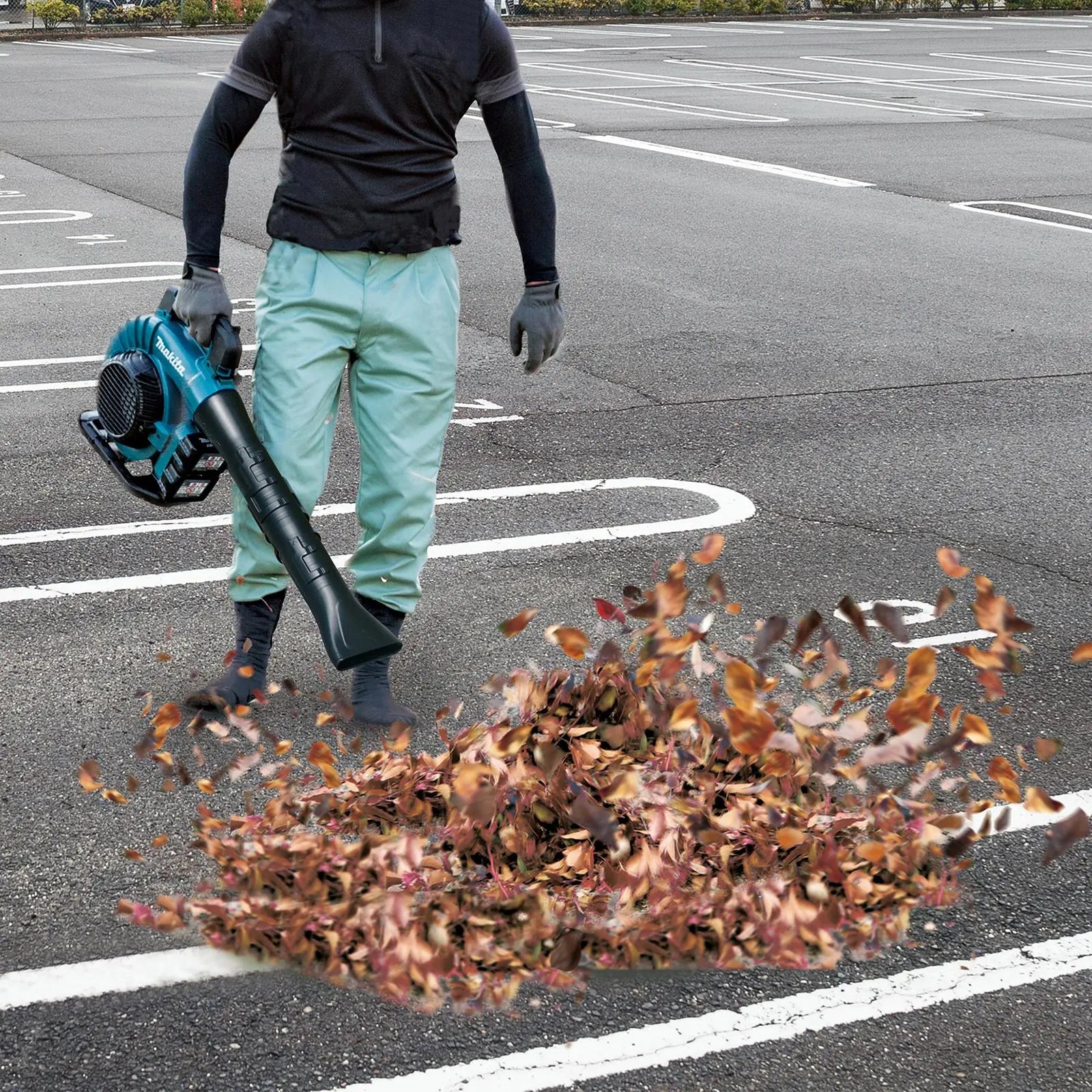 Makita Leaf Blower Vacuum Kit 18V x 2 LXT Brushless Cordless 2 x 5Ah Battery and Dual Rapid Charger 14.4N Garden Grass Clippings Construction DUB363PT2V  White Rose Tools