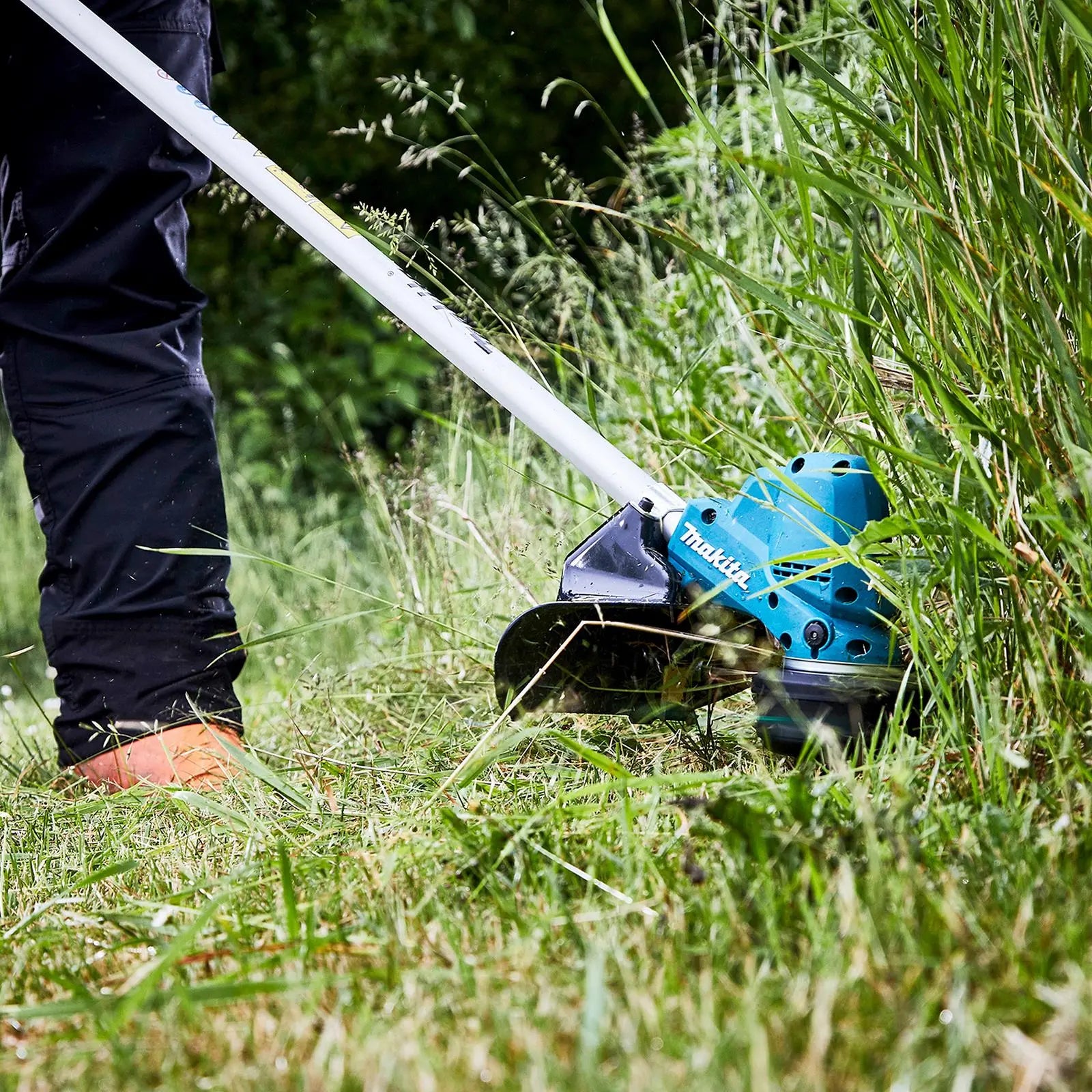 Makita Line Trimmer Strimmer 18V LXT Brushless Cordless Garden Lawn Strimming Bare Unit Body Only DUR190UZX3  White Rose Tools