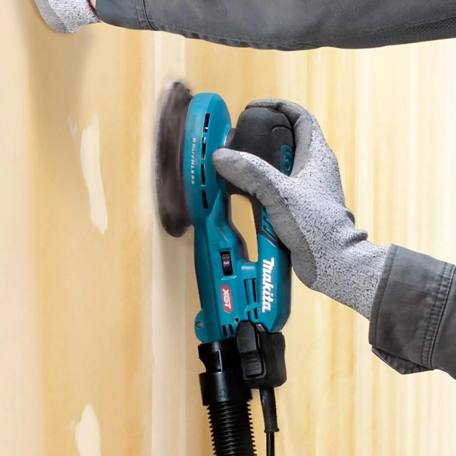 Makita Random Orbital Sander 125mm Lightweight 5mm Orbit Diameter XGT 40V Max Brushless Body Only BO001CGZ White Rose Tools