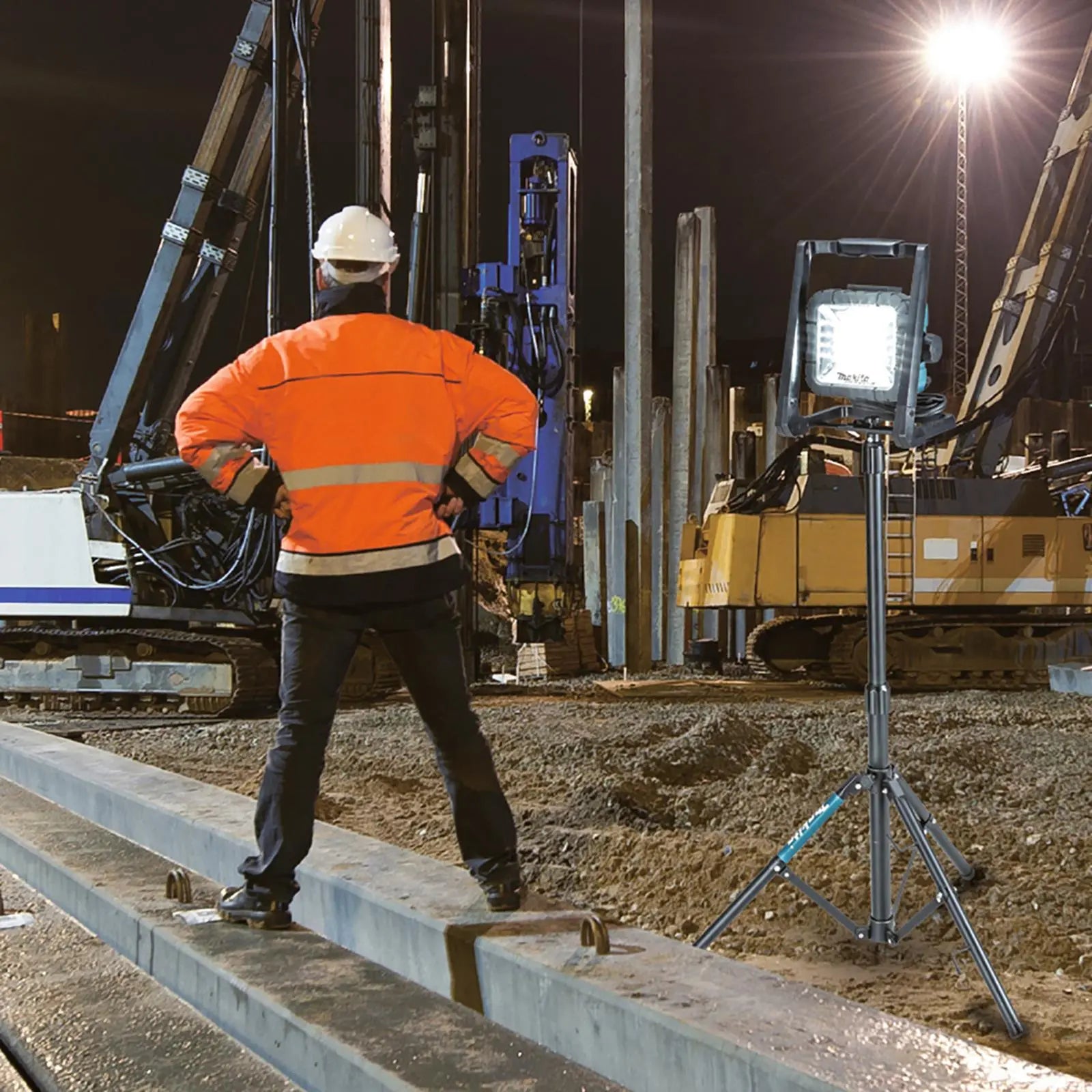 Makita Site Light Worklight Lamp LED 240V 18V LXT Corded Cordless DML805/2 White Rose Tools