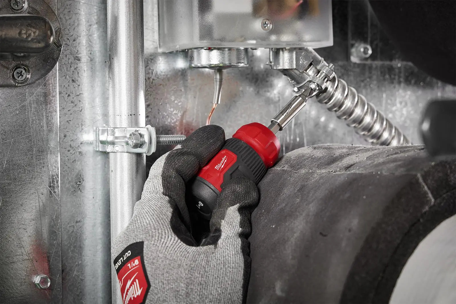 Milwaukee Compact Multi Bit Screwdriver Set 8 in 1 Stubby Pozi Phillips Torx Slotted White Rose Tools