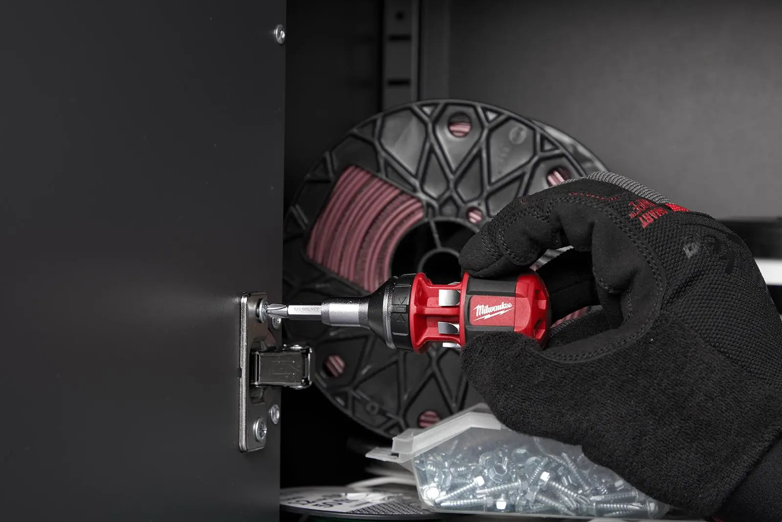 Milwaukee Compact Ratchet Screwdriver 8 in 1 Multi Bit Phillips Pozi Torx Slotted