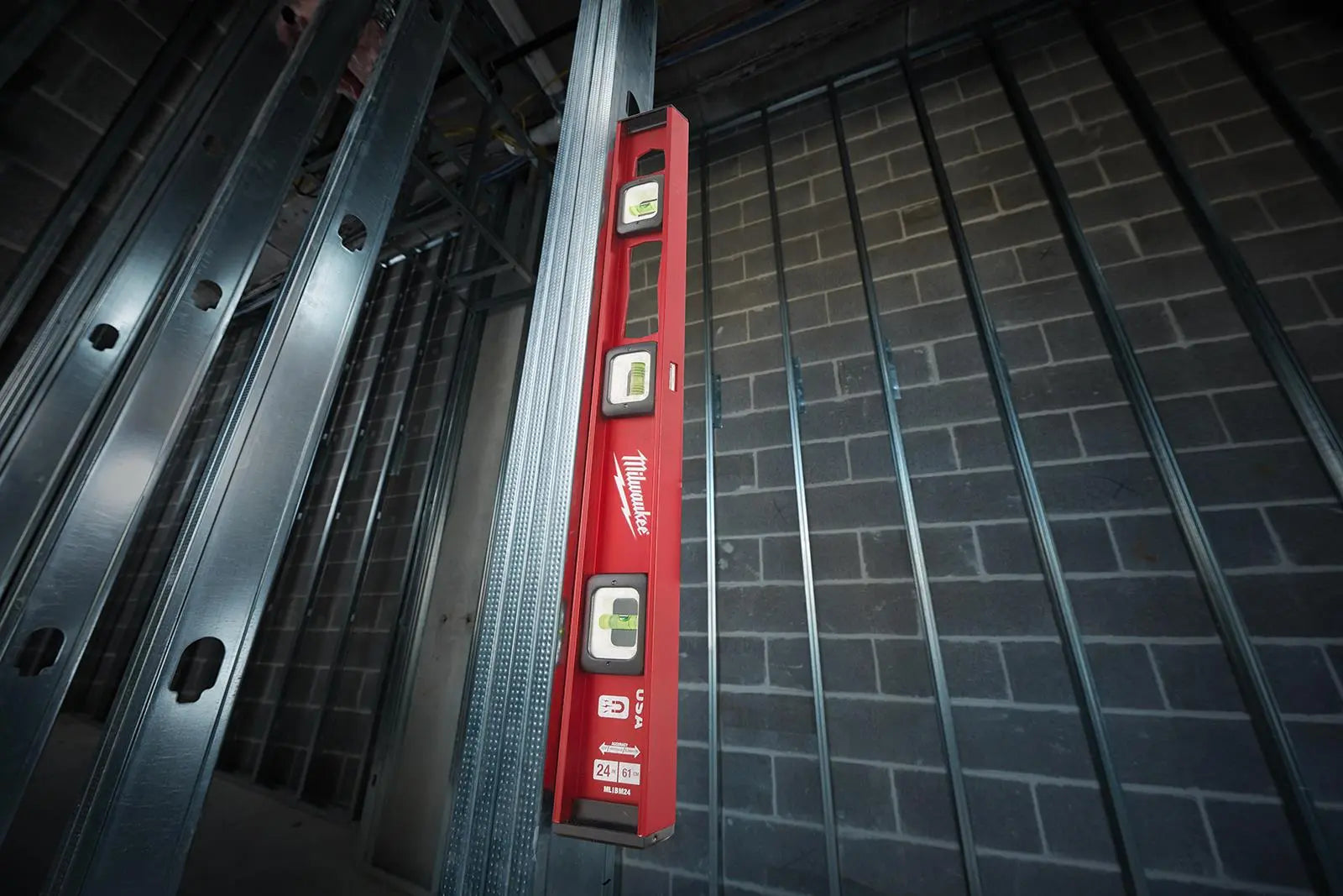 Milwaukee I-Beam Spirit Level Magnetic 61cm 24in